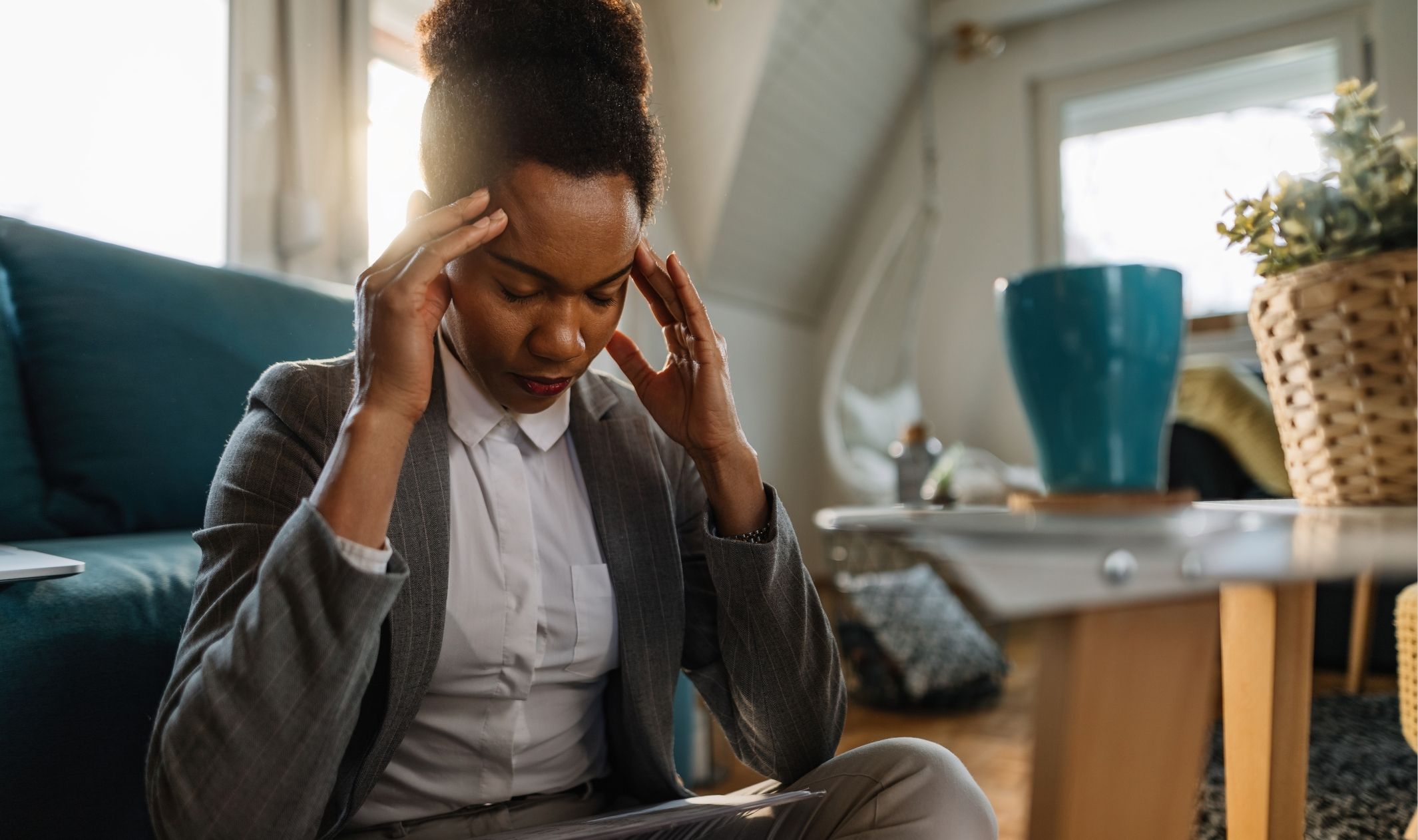 A CEO concentrating on using entrepreneur mindset tips A CEO concentrating on using entrepreneur mindset tips