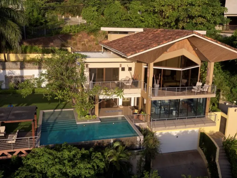 Villa Slide 4