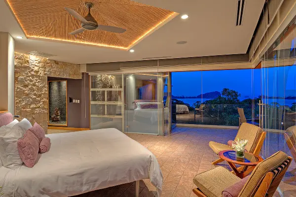 Villa Slide 1