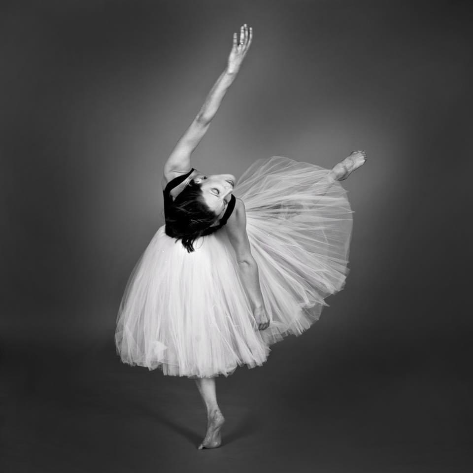 Globetrotter in Pointe Shoes