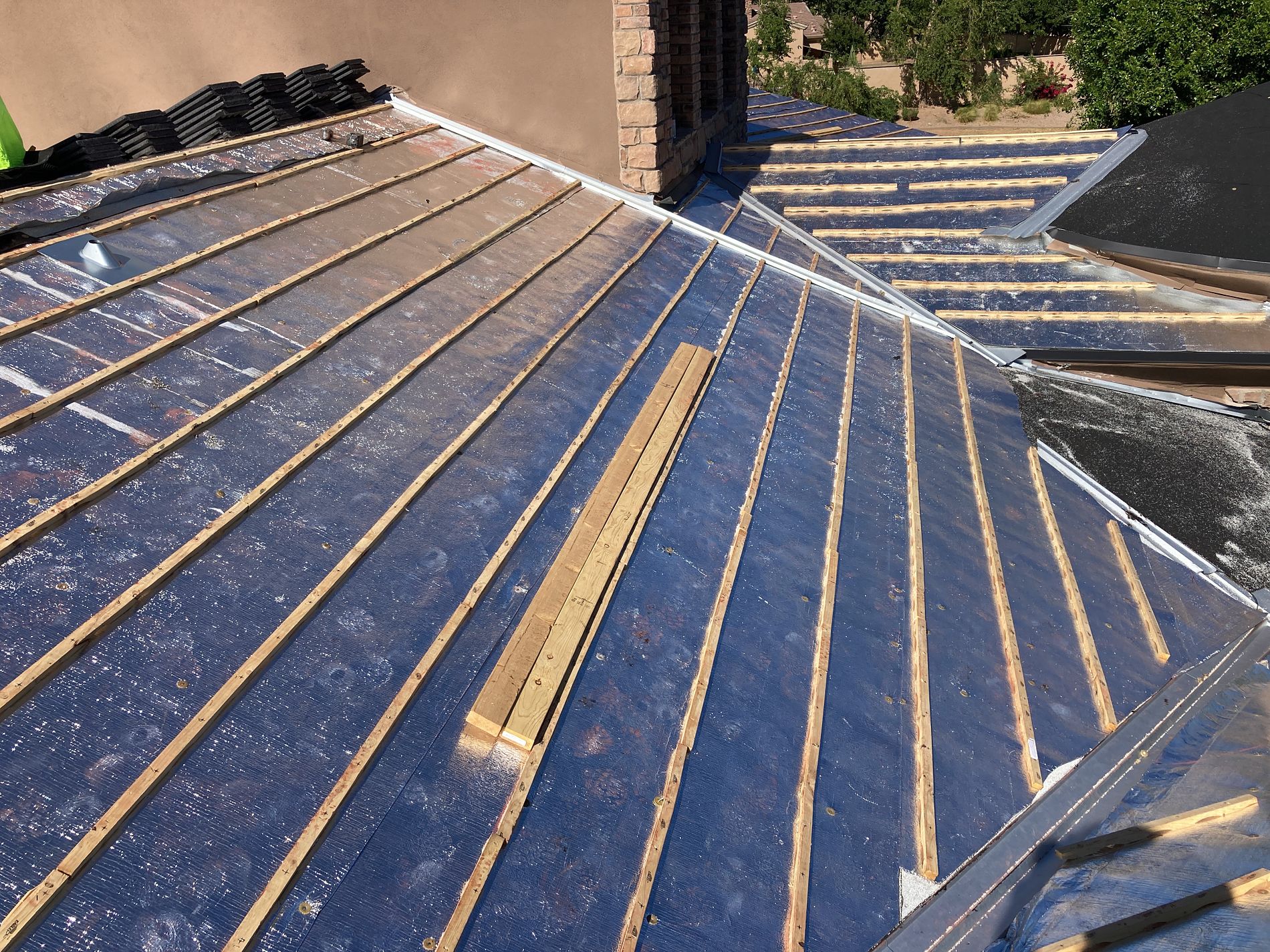 Phoenix radiant barrier roofing installation for superior attic heat reduction and summer cooling solutions Phoenix radiant barrier roofing installation for superior attic heat reduction and summer cooling solutions