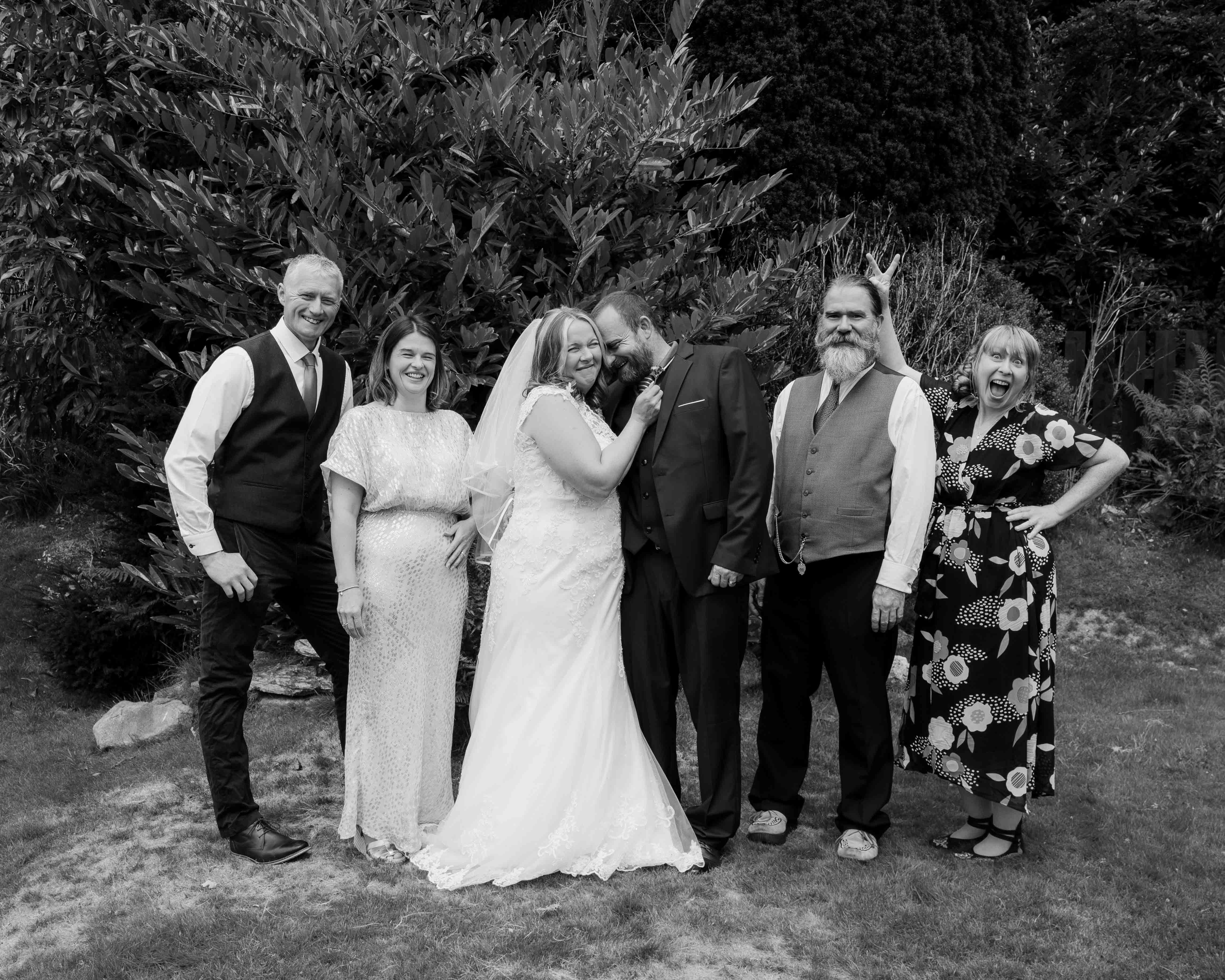 Relaxed photography of the wedding party Relaxed photography of the wedding party
