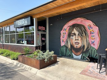 image of exterior of Veera Donuts a vegan donut shop