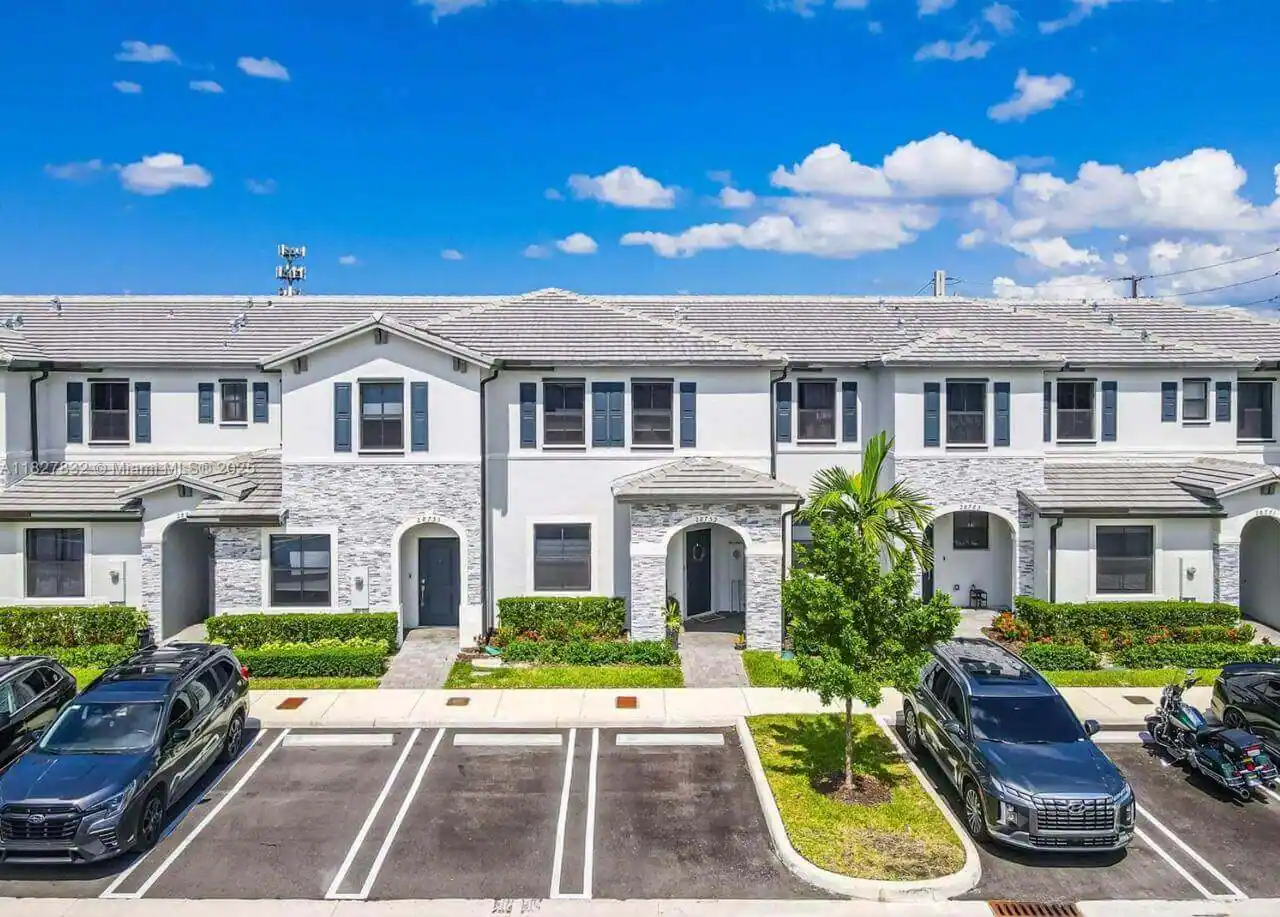 Entrada segura a una comunidad privada