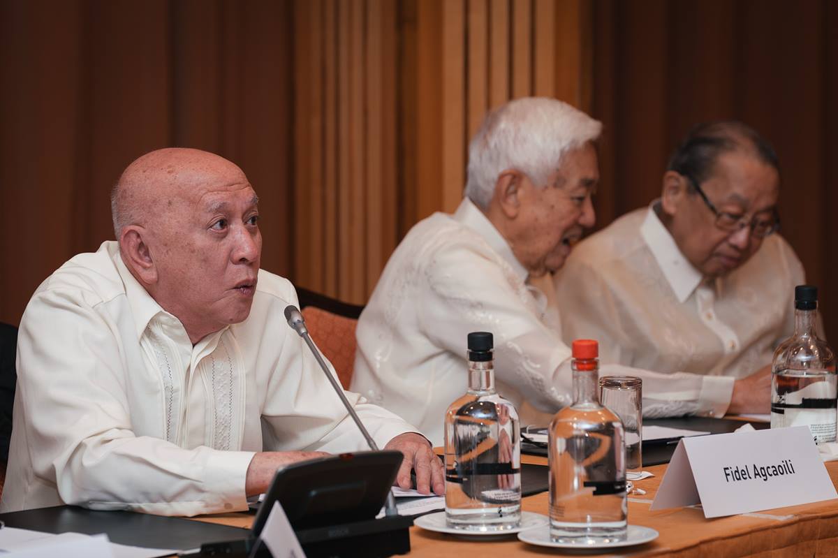 Luis Jalandoni (middle) with Fidel Agcaoil (left) and Joma Sison (Right) during a peace negotiation. Luis Jalandoni (middle) with Fidel Agcaoil (left) and Joma Sison (Right) during a peace negotiation.