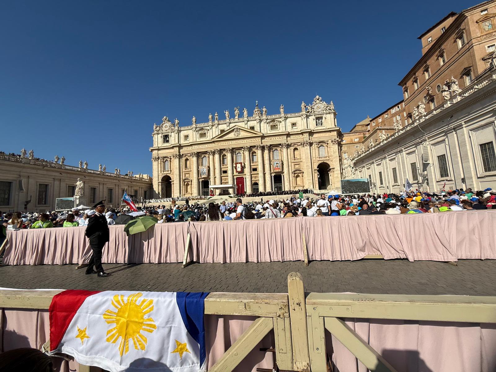 st. peter's square with ph flag