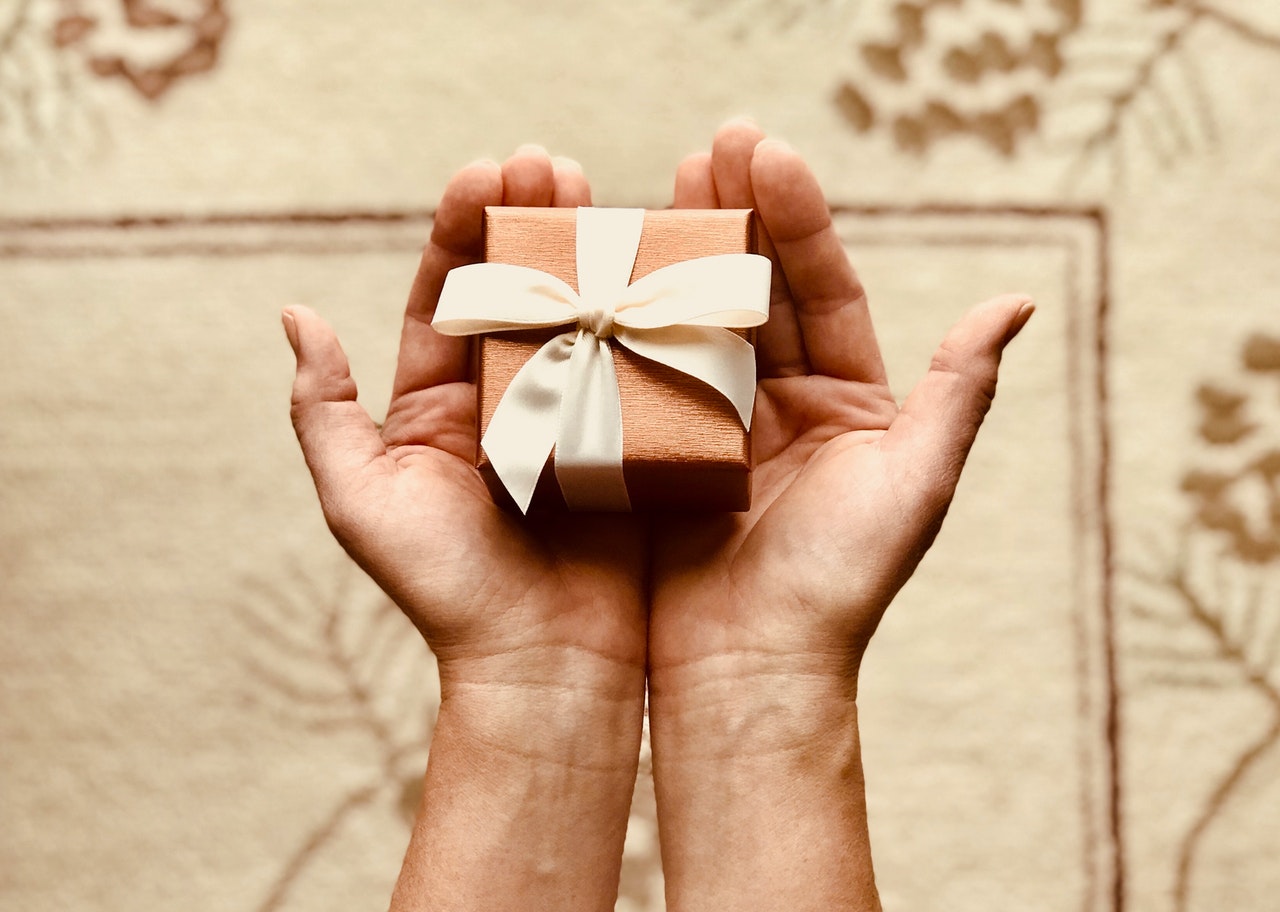 Gratitude is like holding a gift in your hands Gratitude is like holding a gift in your hands