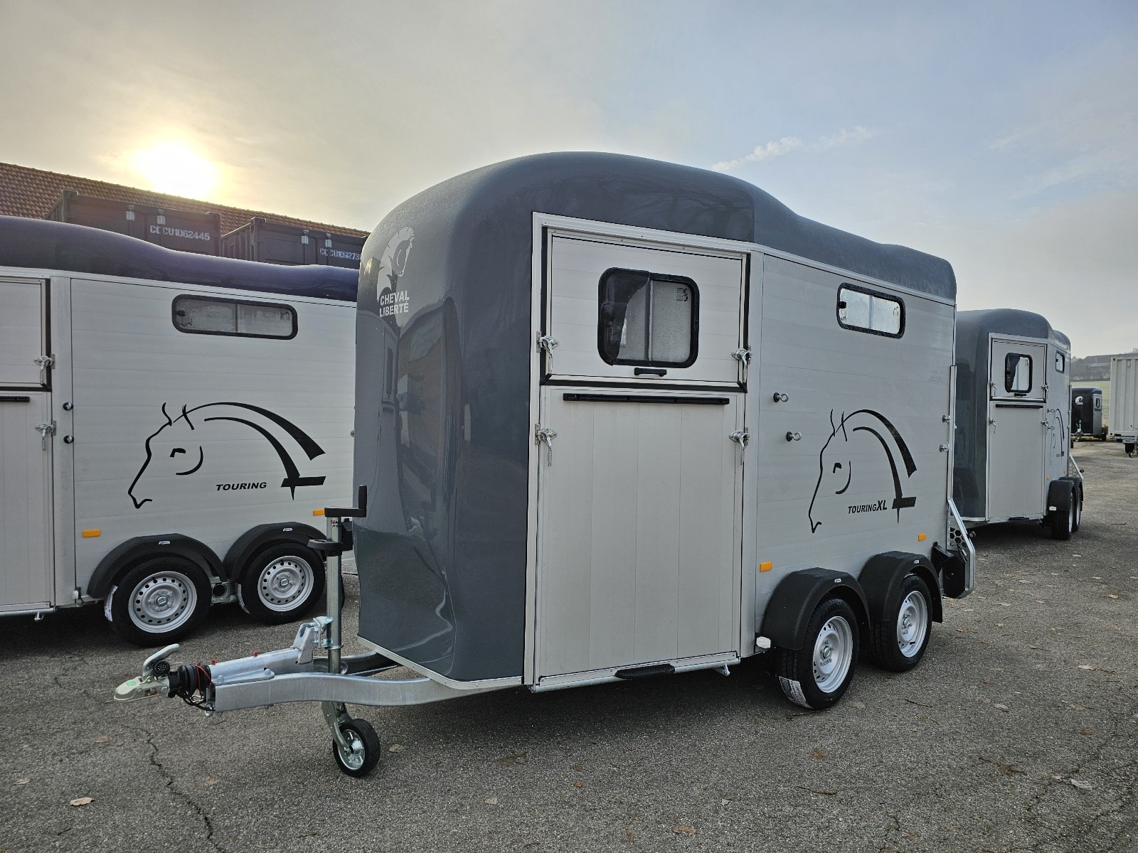 <h3>Touring Country</h3>