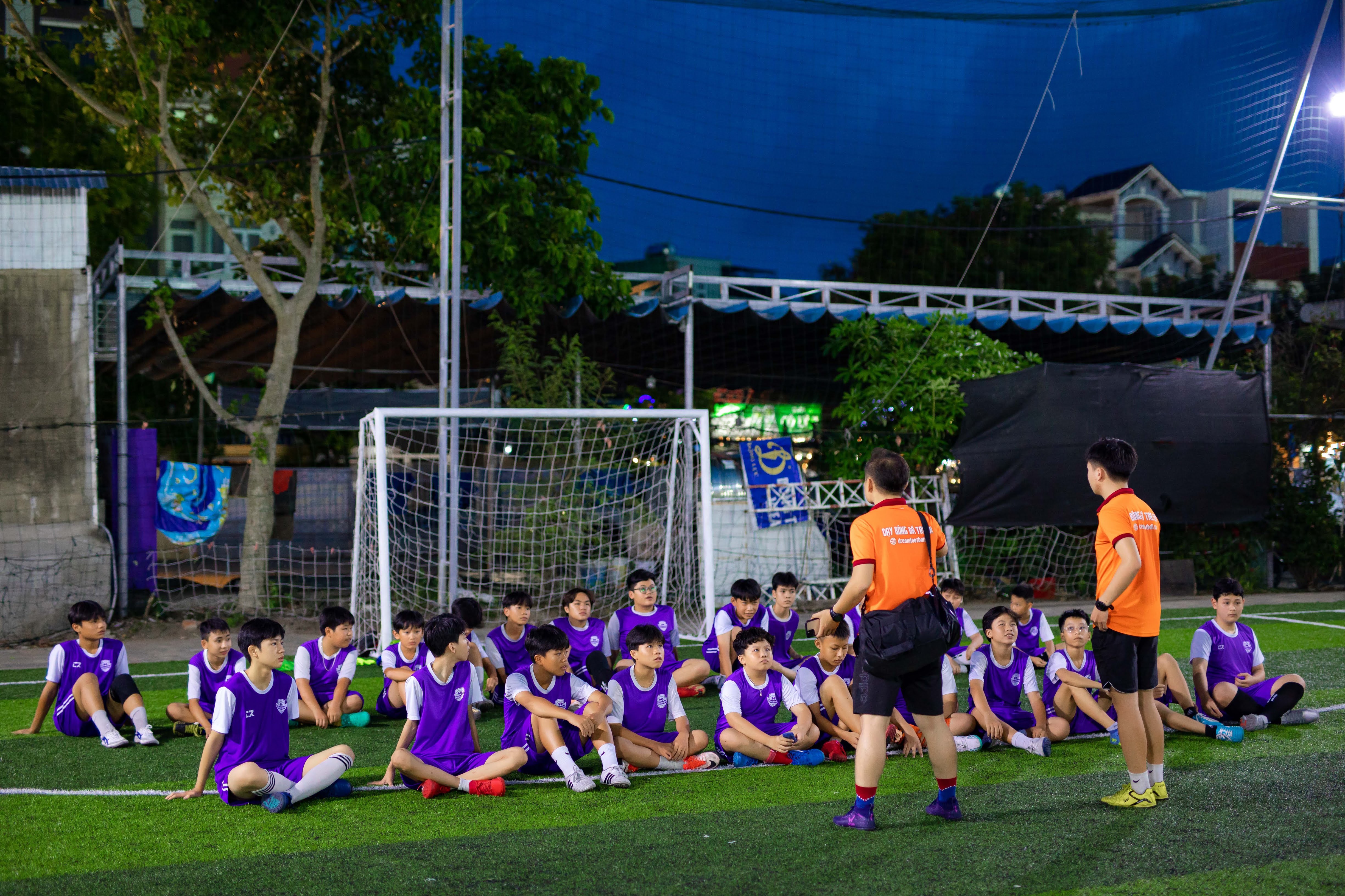 Dream Football thường xuyên tổ chức các giải đấu để giúp nâng cao tinh thần thể thao và kỹ năng sống cho học viên Dream Football thường xuyên tổ chức các giải đấu để giúp nâng cao tinh thần thể thao và kỹ năng sống cho học viên