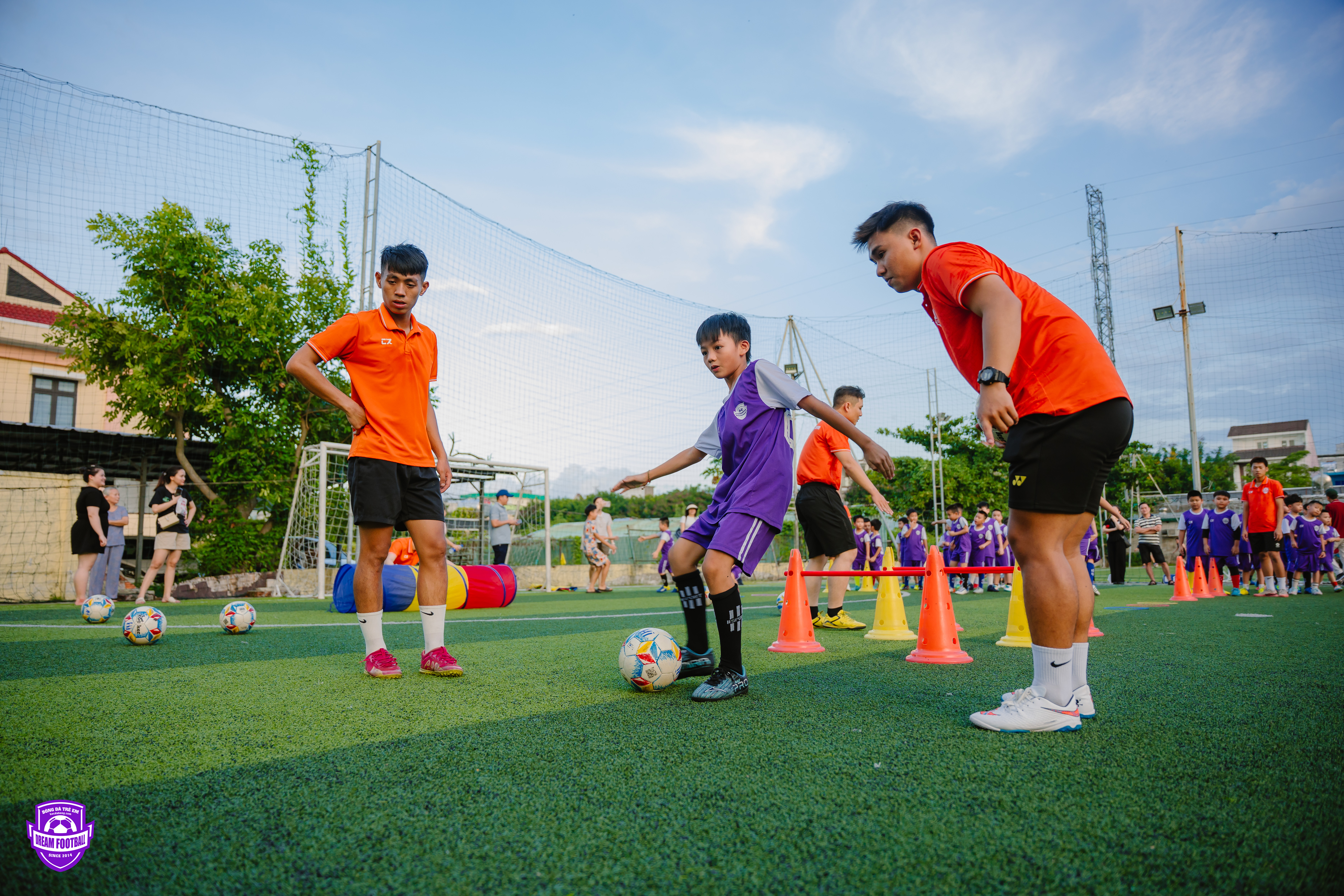 tuyen-giao-vien-day-bong-da