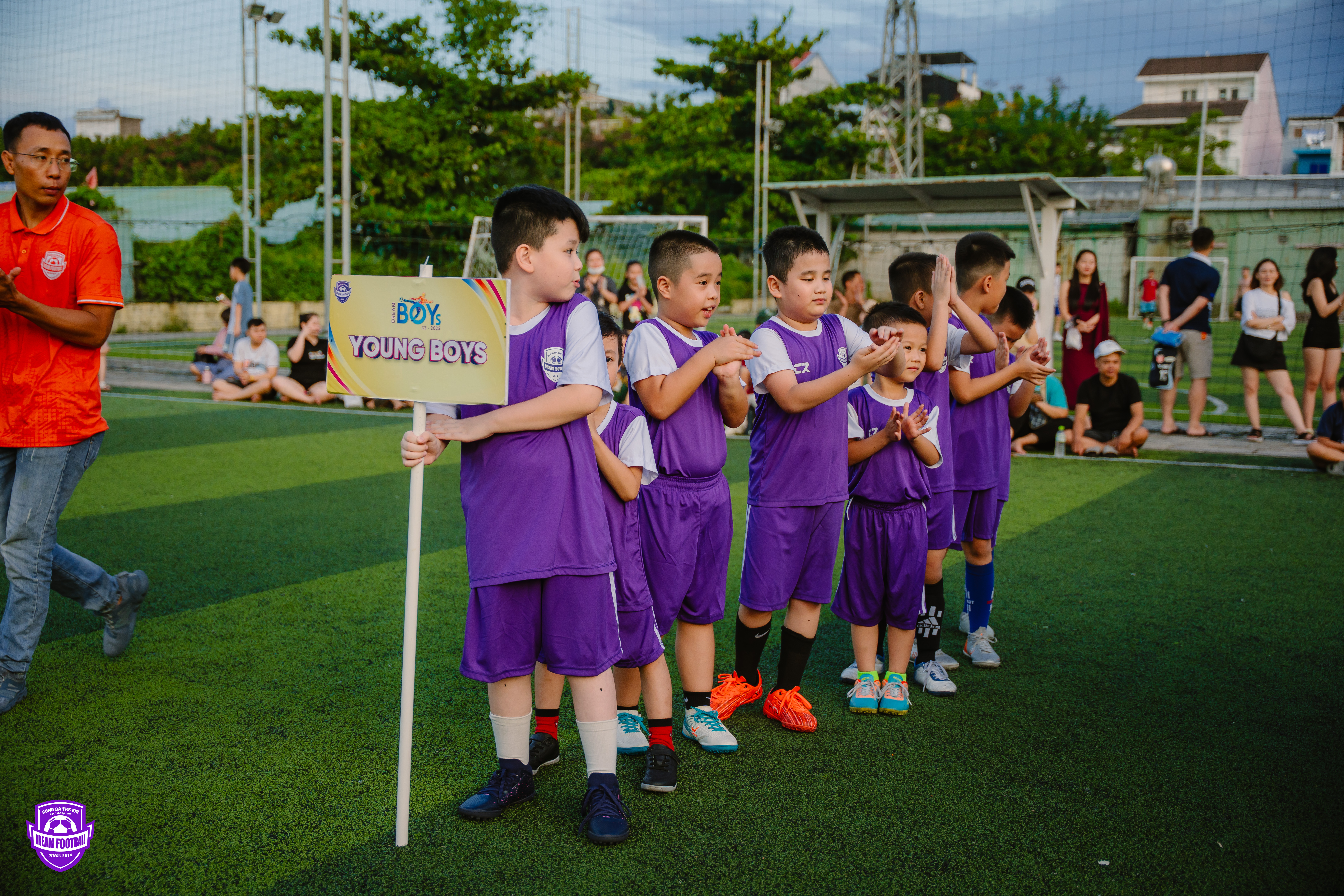 bong-da-tre-em bong-da-tre-em