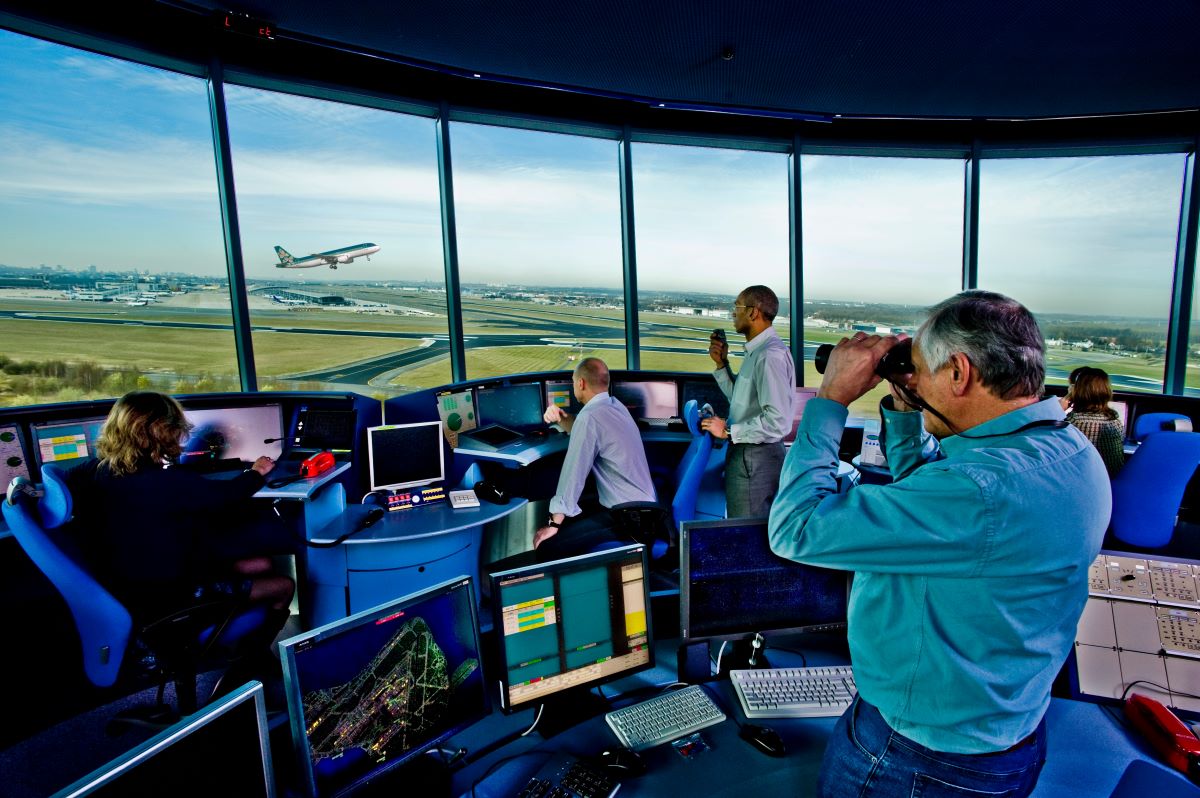 airport control room ensures landing safety