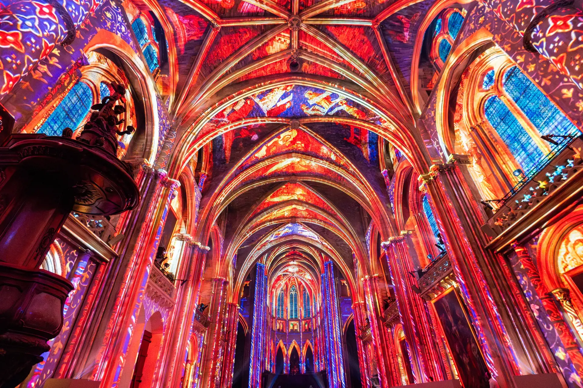 projection mapping in cathedral