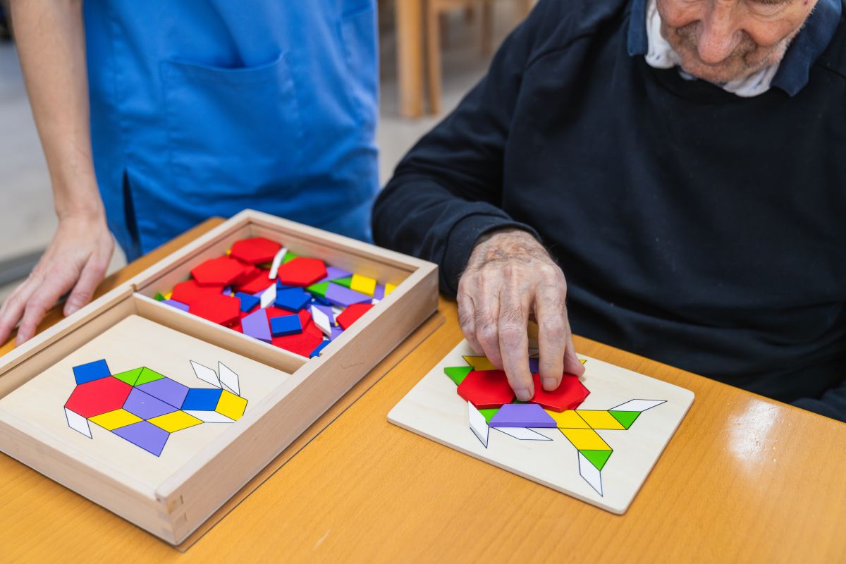 puzzle activity in memory care environment puzzle activity in memory care environment