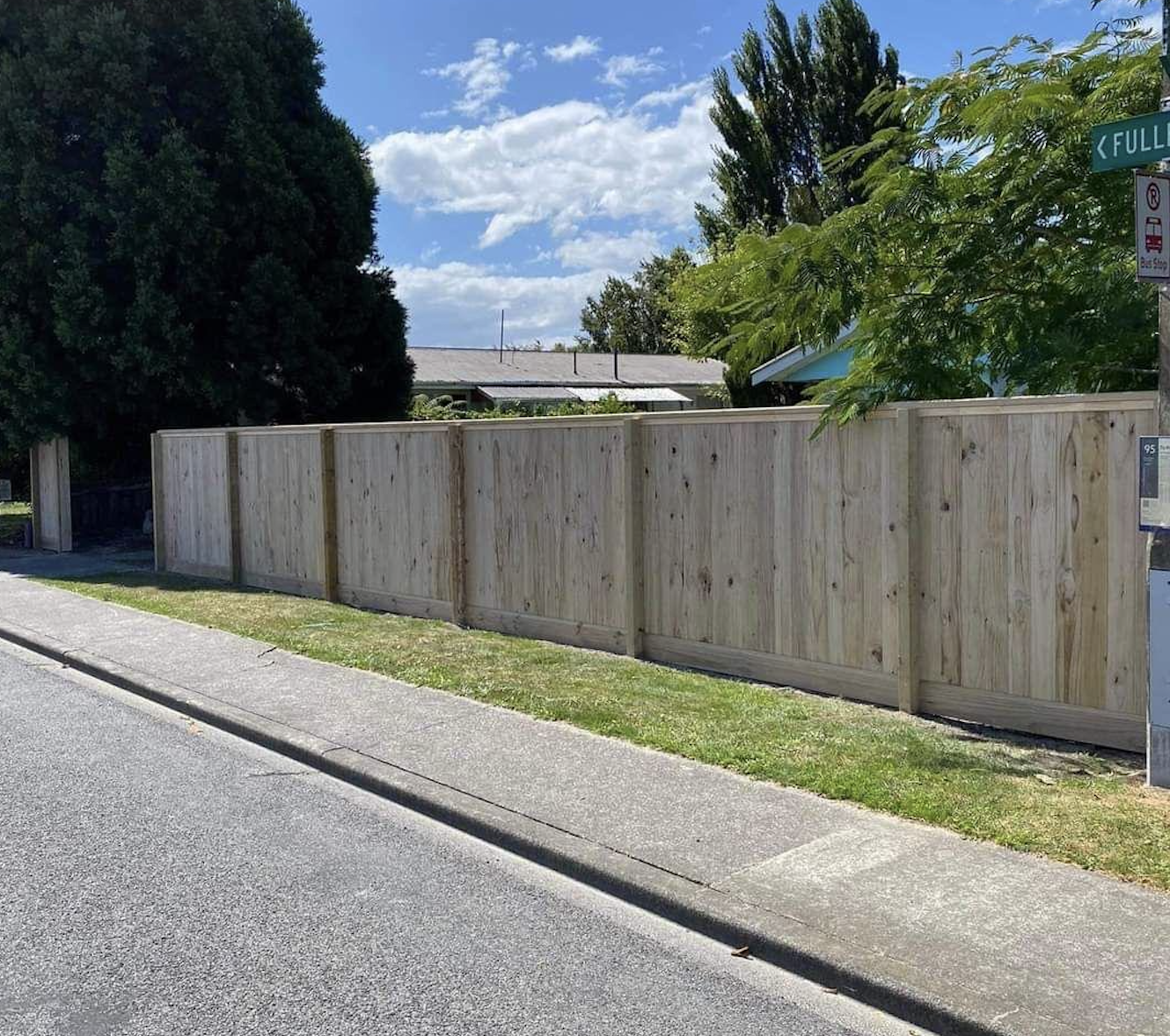 Why 19mm Palings Are Superior to 12mm Palings for Your Fence