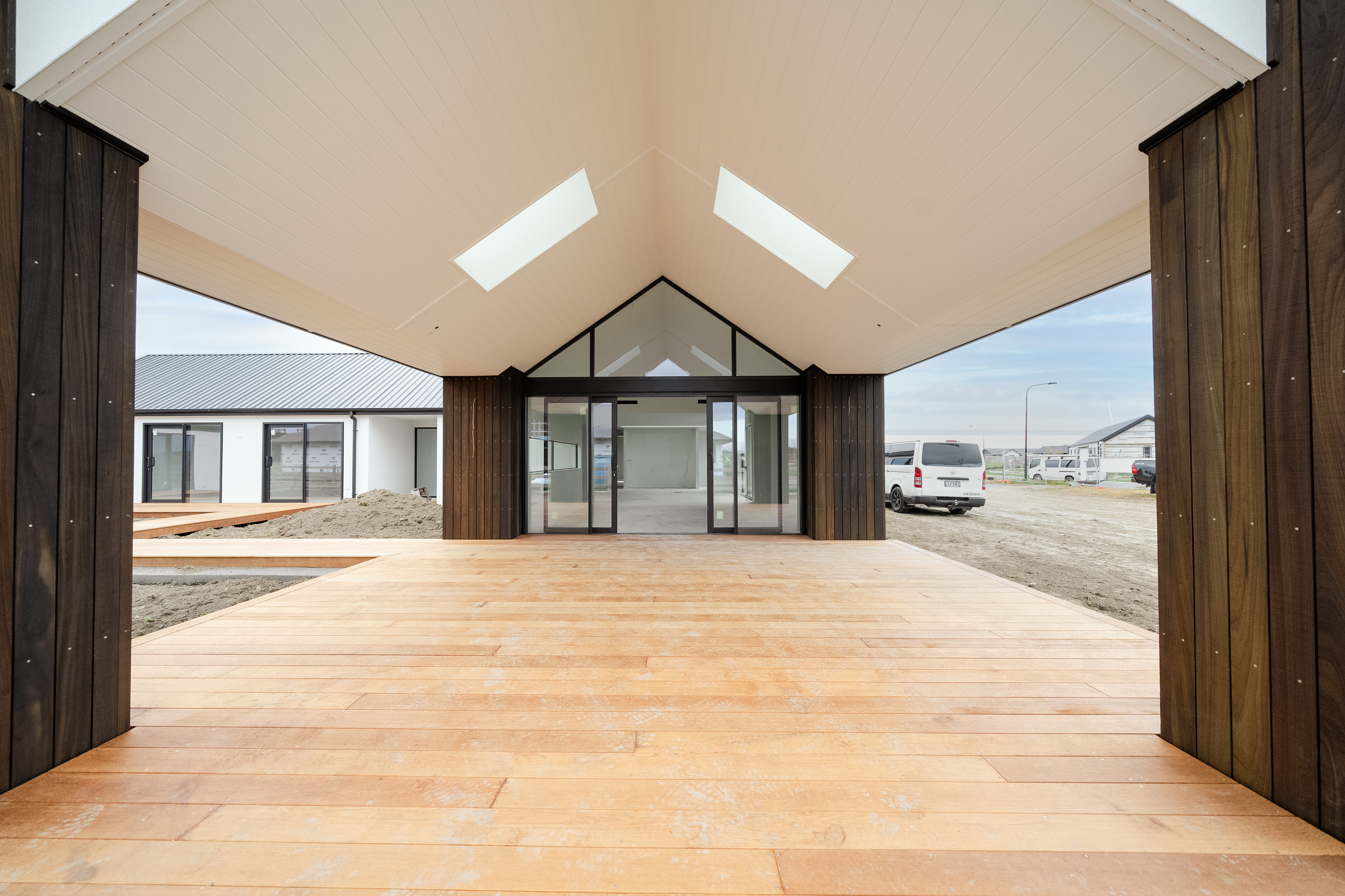 Why Christchurch Homeowners Should Combine Painting & Electrical Work