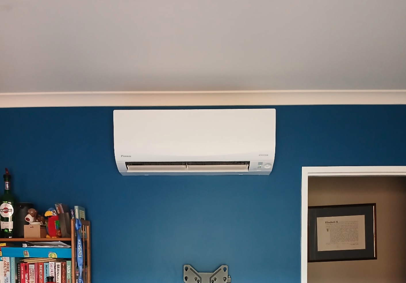 Clean outdoor heat pump unit installation