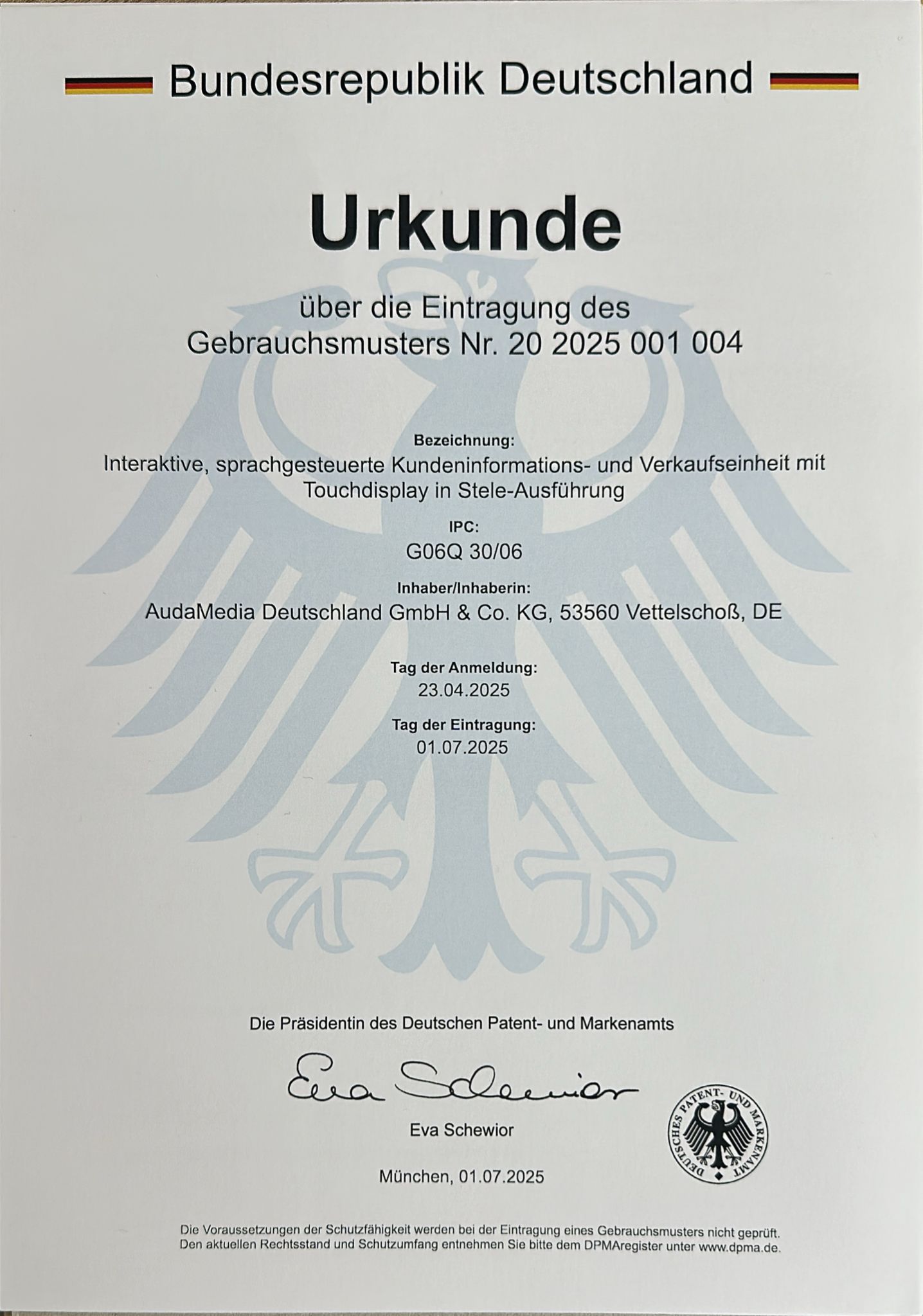 Urkunde über die Eintragung des Gebrauchsmusters Nr. 20 2025 001 004 Bezeichnung: Interaktive, sprachgesteuerte Kundeninformations- und Verkaufseinheit