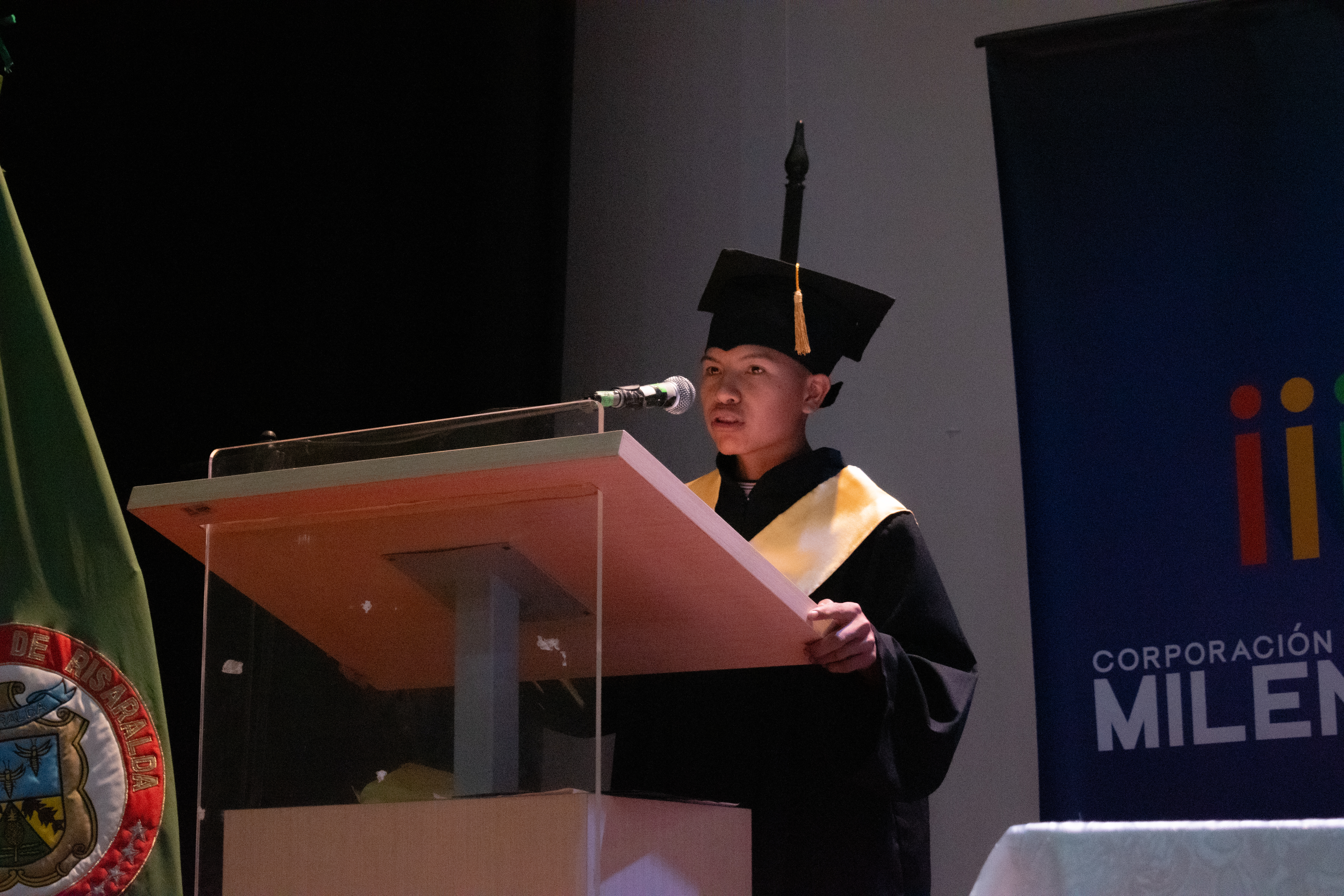 representante de los estudiantes ofreciendo su discurso de grado en la ceremonia de milenium del 5 de septiembre de 2025