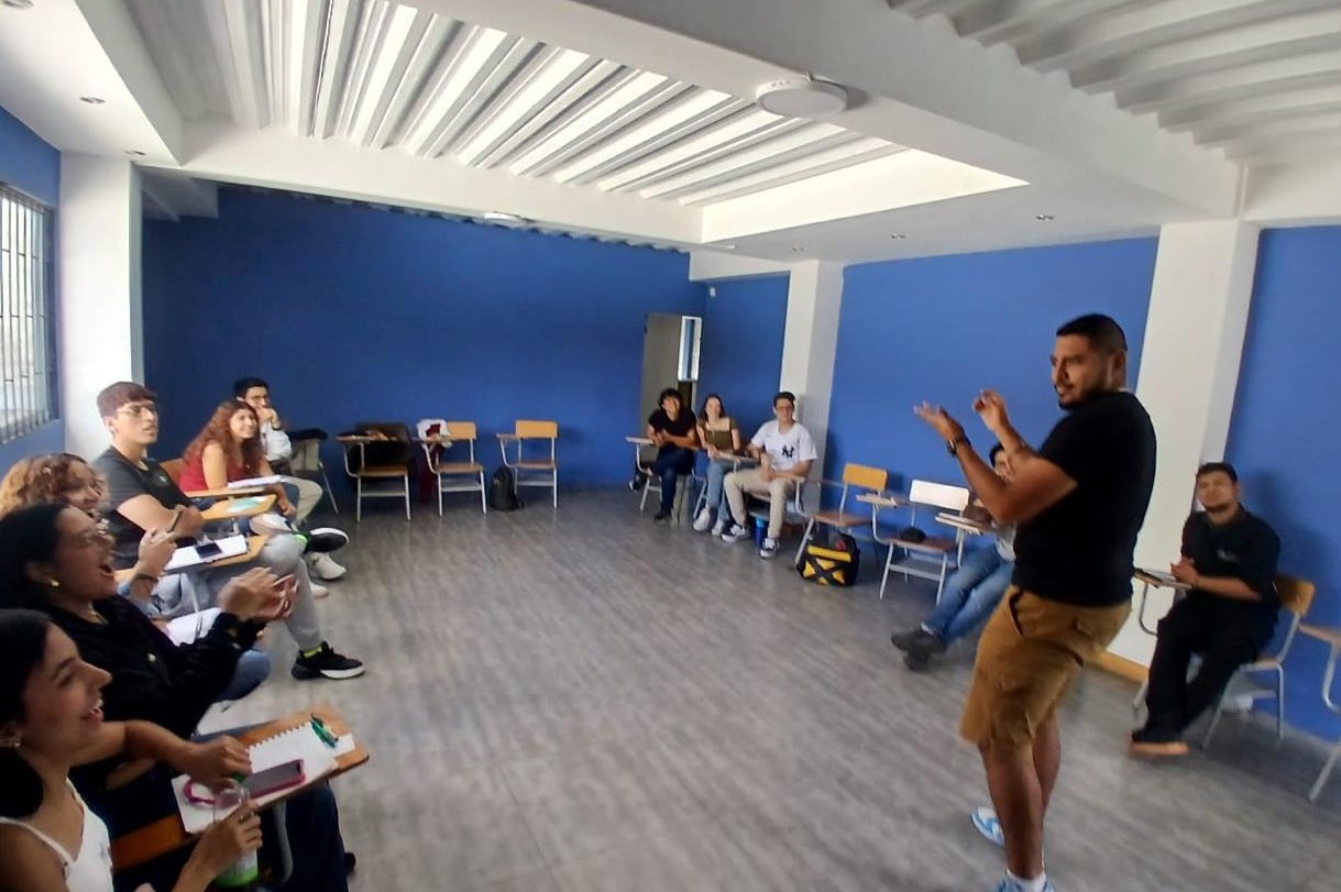 desarrollo de la experiencia formativa “Teaching English through games and activities”