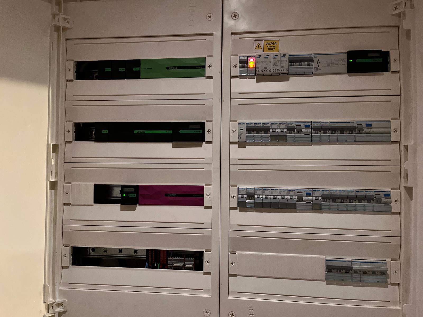 Smart home Złotnik – sterowanie ogrzewaniem, roletami i audio