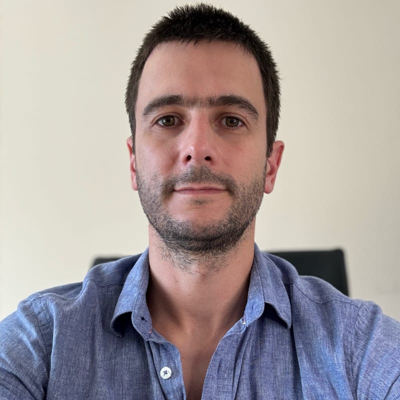 Emprendedor en el área digital, especializado en Ecommerce y venta de servicios. 