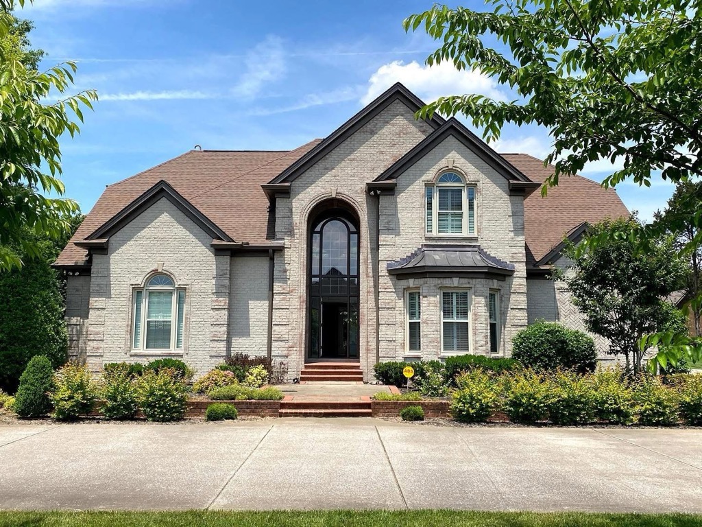 Residential exterior painting in Nashville by Nashville Painting Company