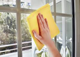 window cleaningwith microfiber