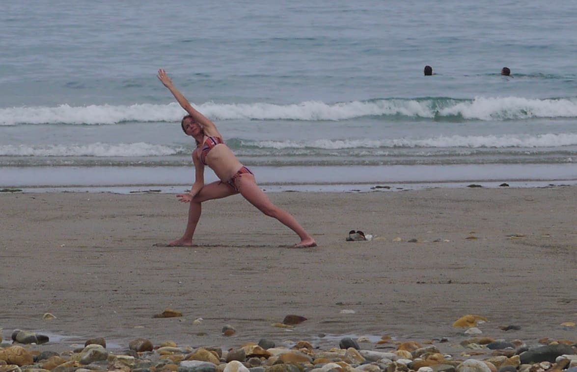 beach-yoga-spain