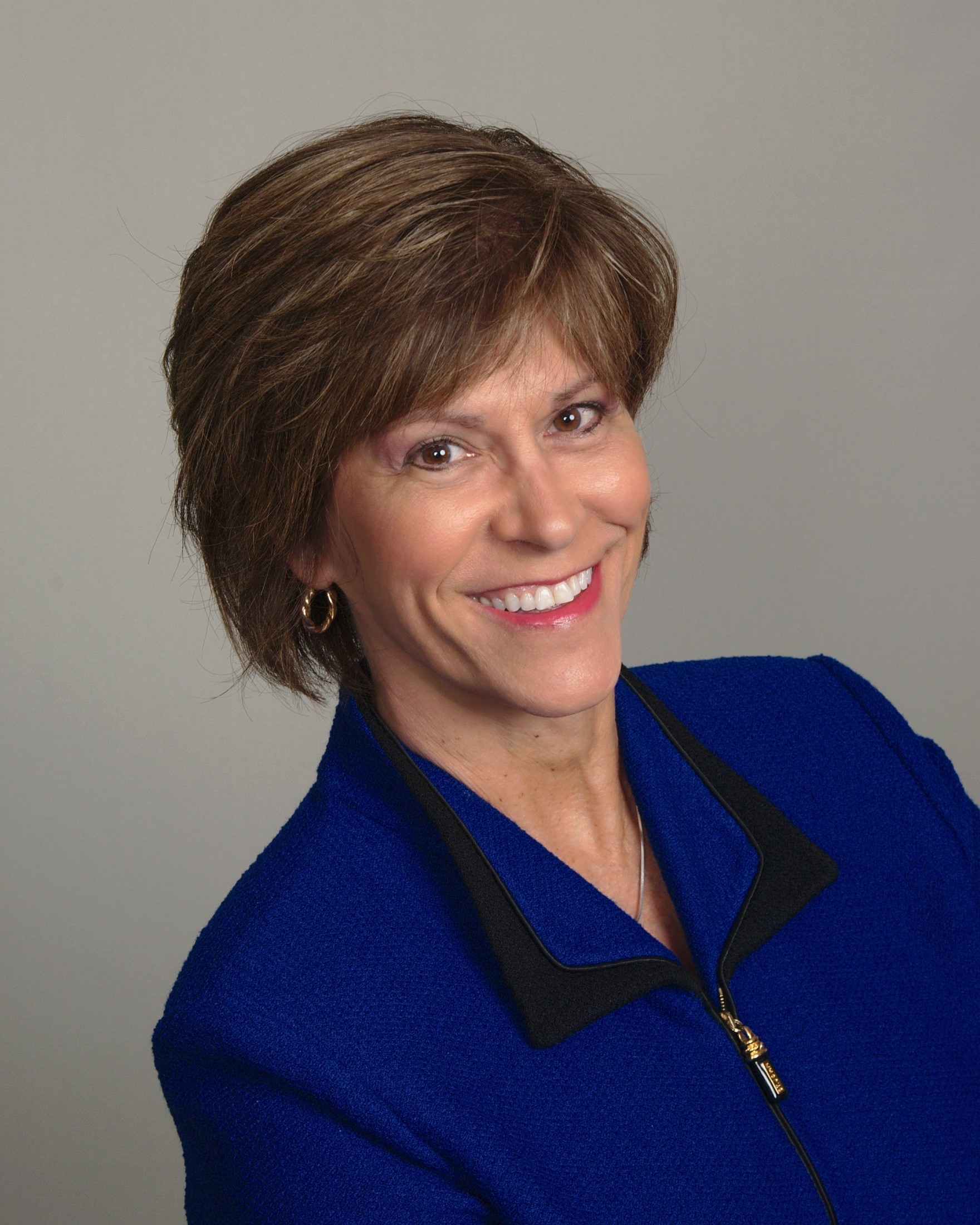 Donna, inspired by her mom Grace, has spent over 25 years turning transactions into lasting relationships. Through Gratitude by Grace, she helps individuals and organizations build genuine connections with clients through kindness and gratitude. Donna’s mission is simple: nurture relationships that matter and transform business interactions into meaningful bonds.