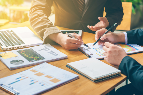 Calculating KPIs Calculating KPIs