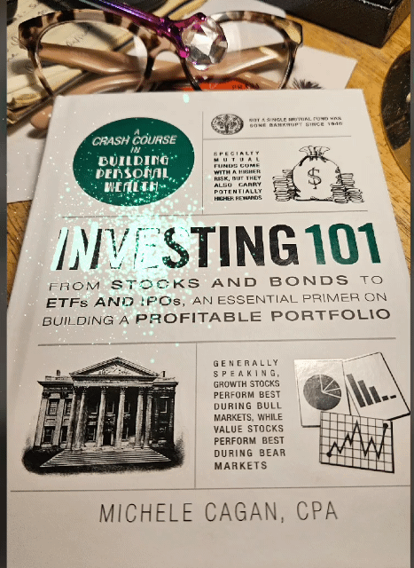 GIF of the book Investing 101 Crash Course in Building Wealth