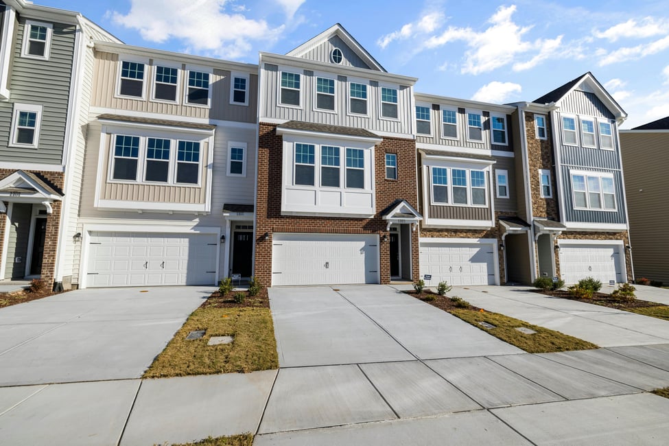 Tariff threats impact Canadian housing: See how potential tariffs increased new listings and sidelined homebuyers. Learn about market changes and economic uncertainty.