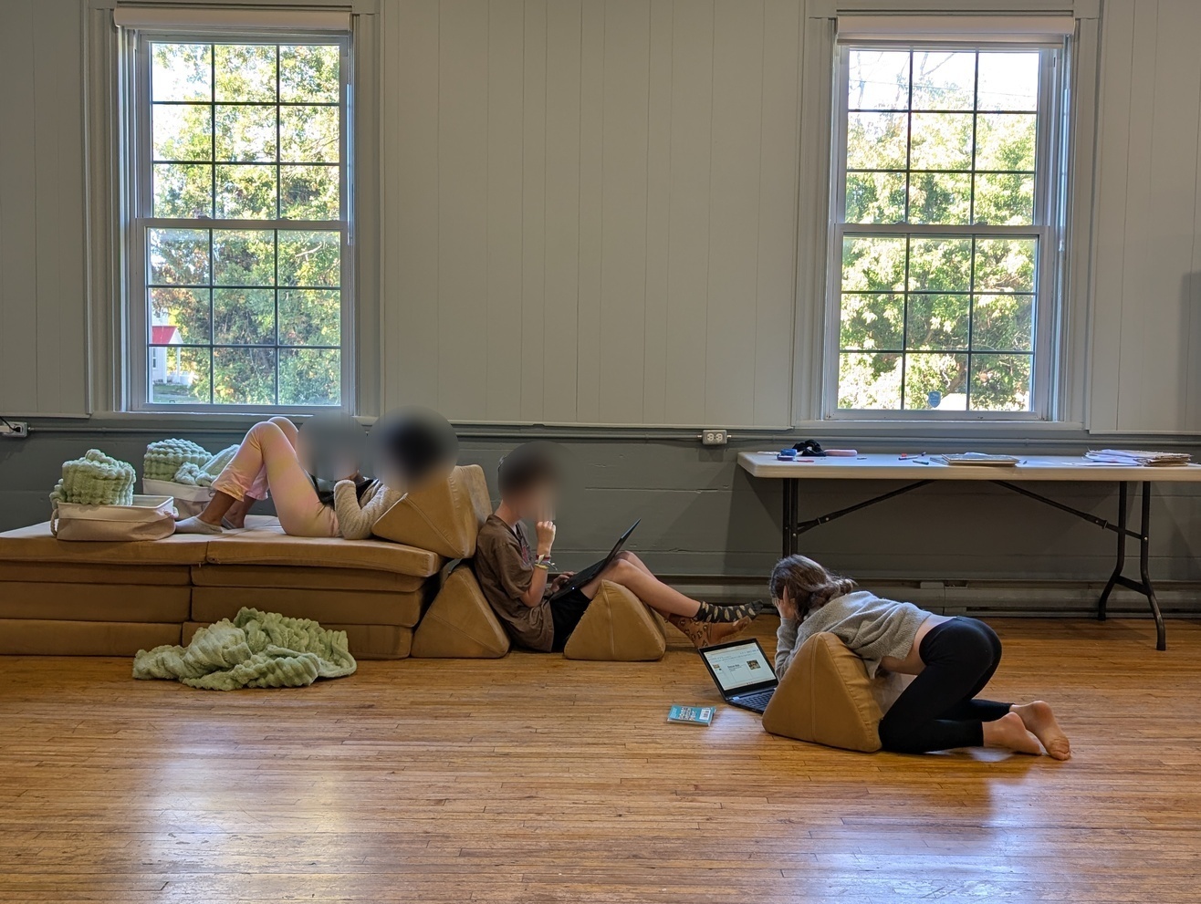 children working on chromebooks