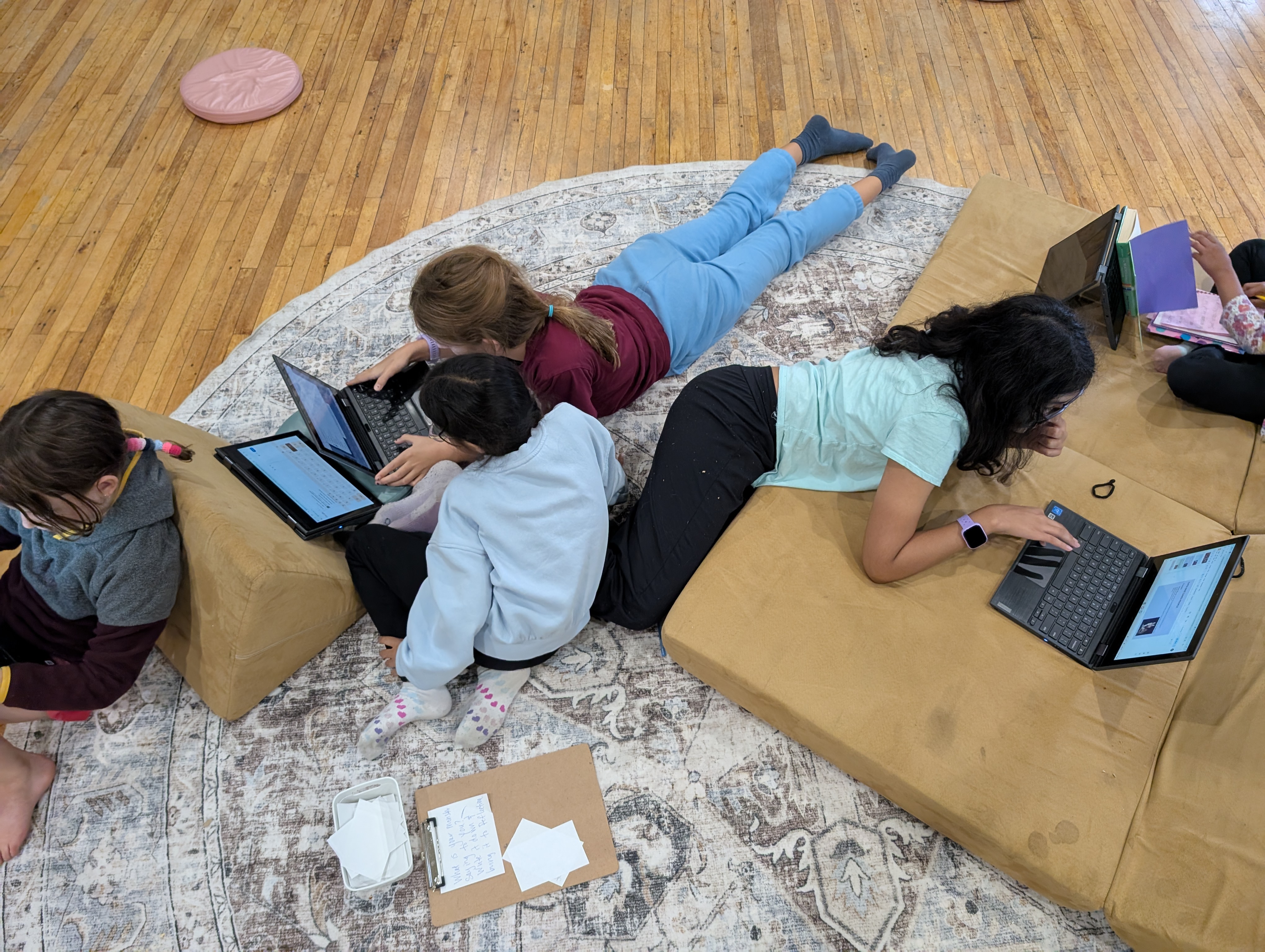 Children working on chromebooks