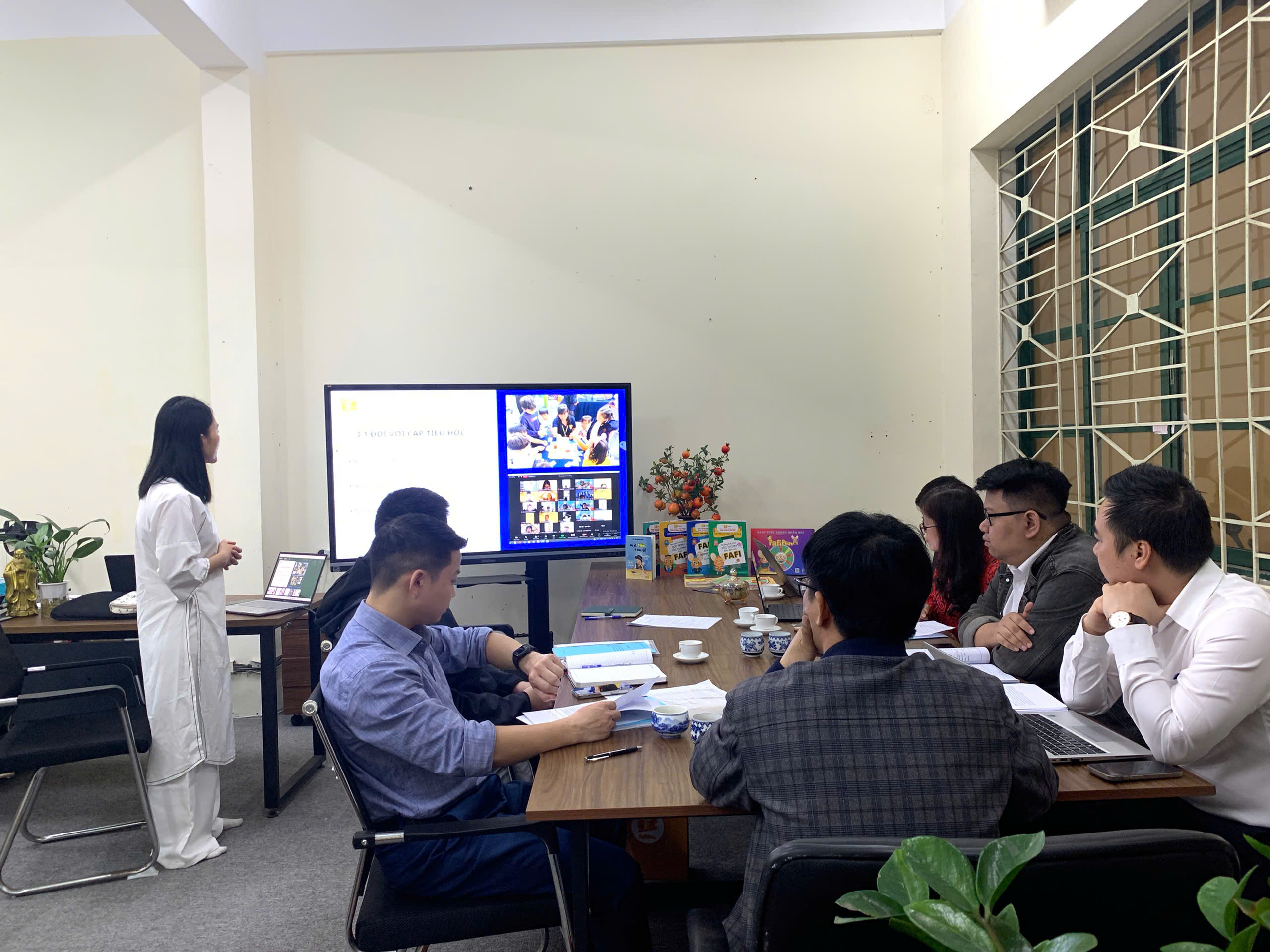 Đại diện MDJ trình bày tại buổi thẩm định Đại diện MDJ trình bày tại buổi thẩm định