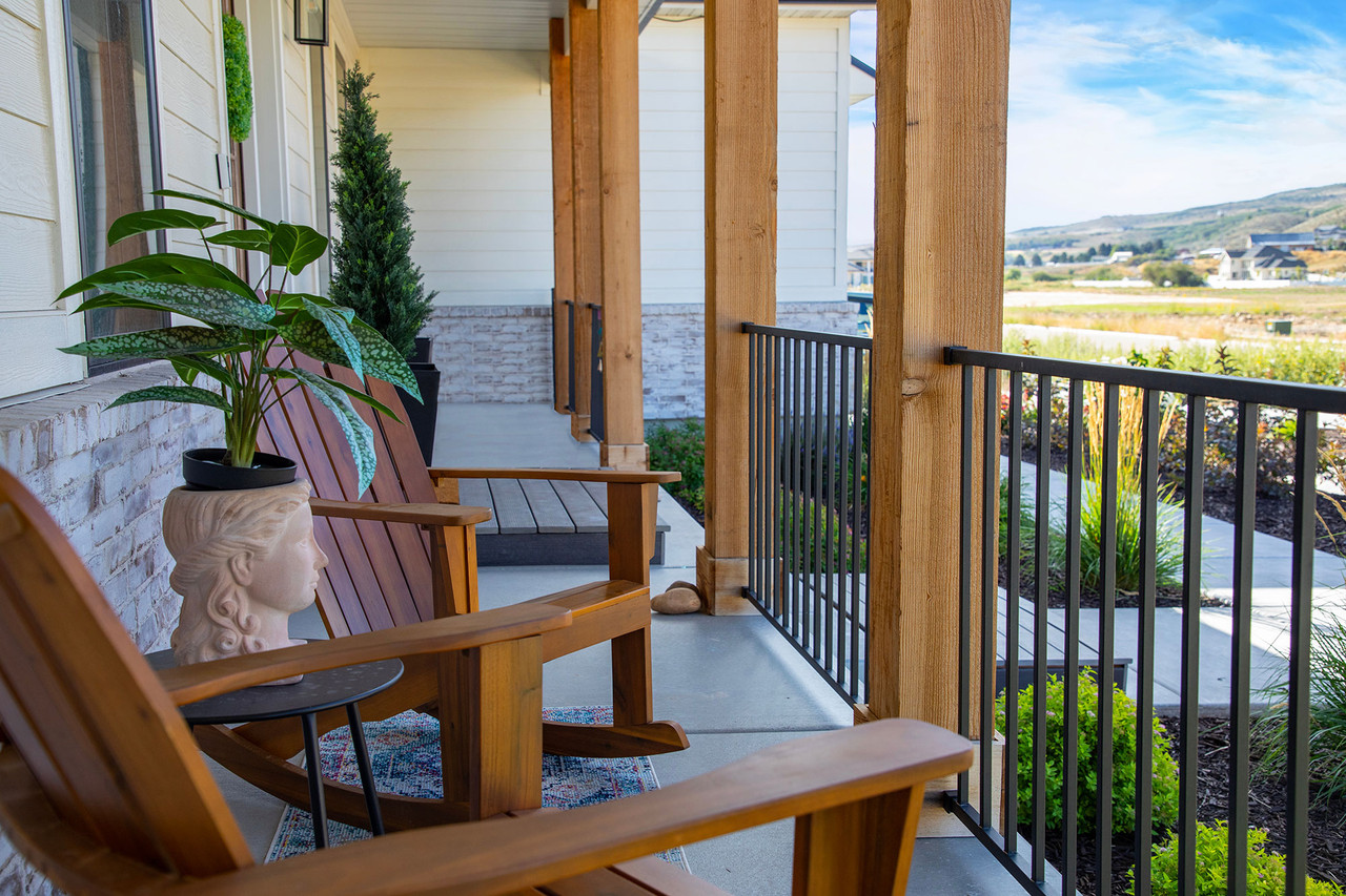 Railing 3
