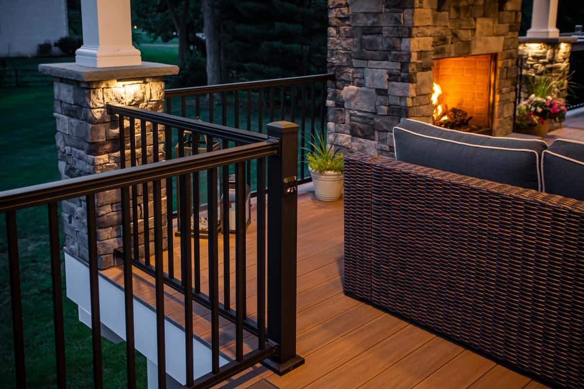Railing 5