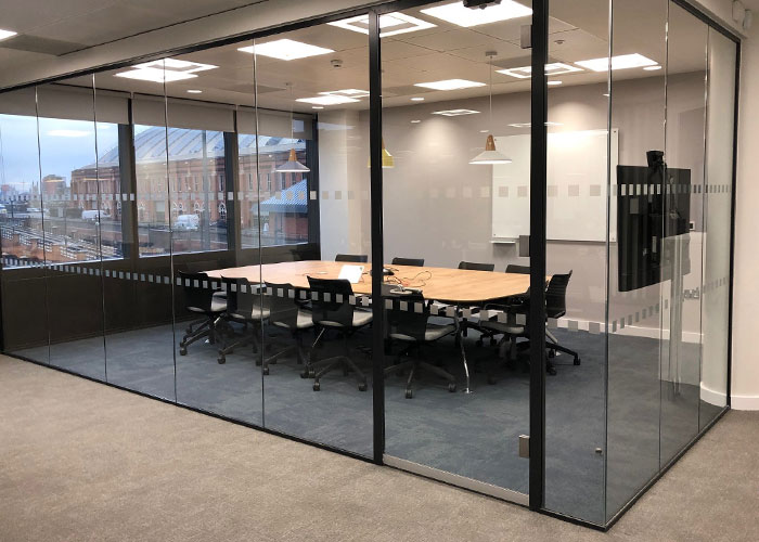 Frameless glass entrance