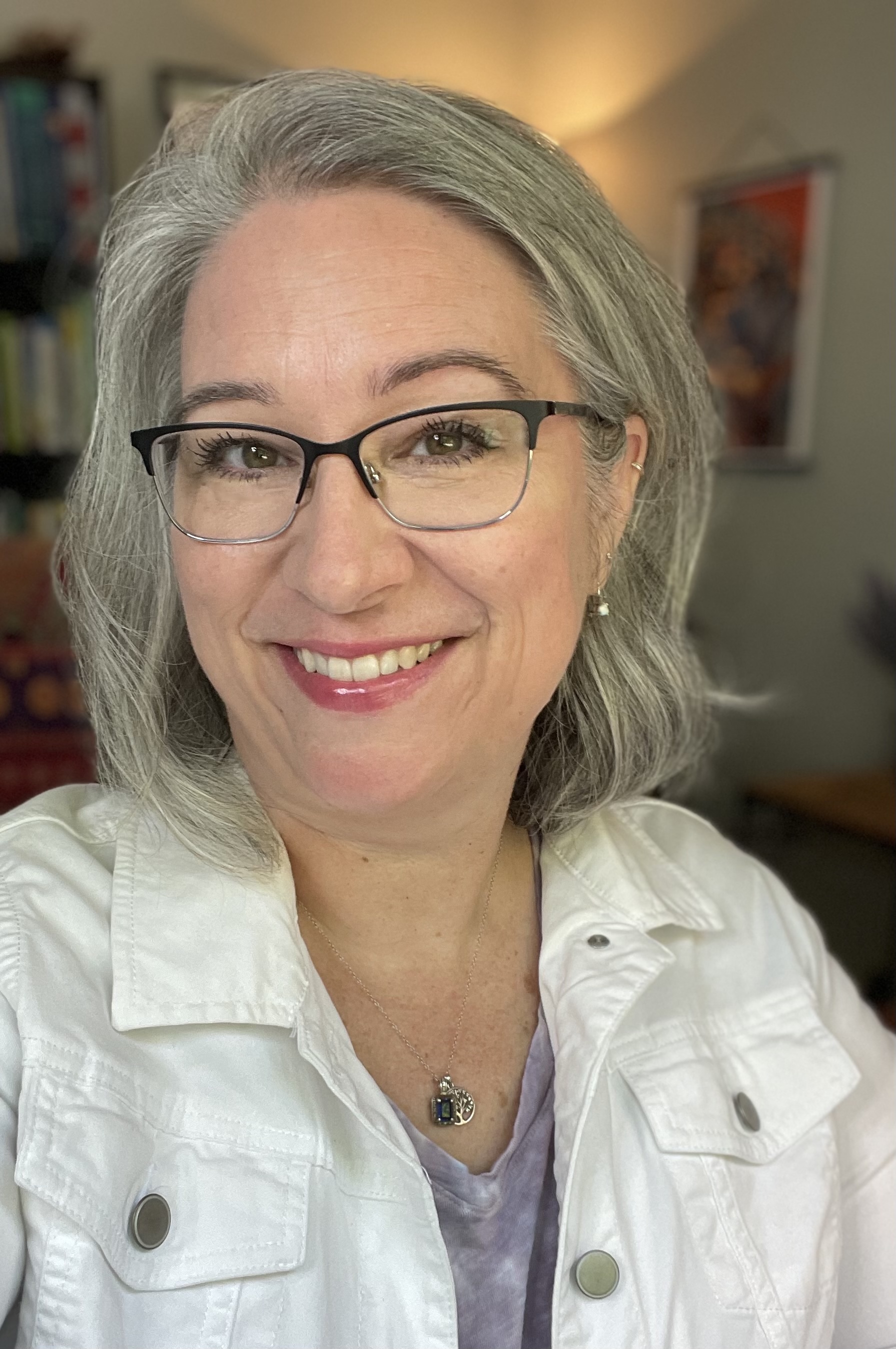Juli is a nurse with over 30 years experience who coaches professional women, nurses and entrepreneurs as they pursue their personal and professional goals. She is trained in research, aromatherapy, breathwork, mindfulness - bringing all of that to the coaching experience. 