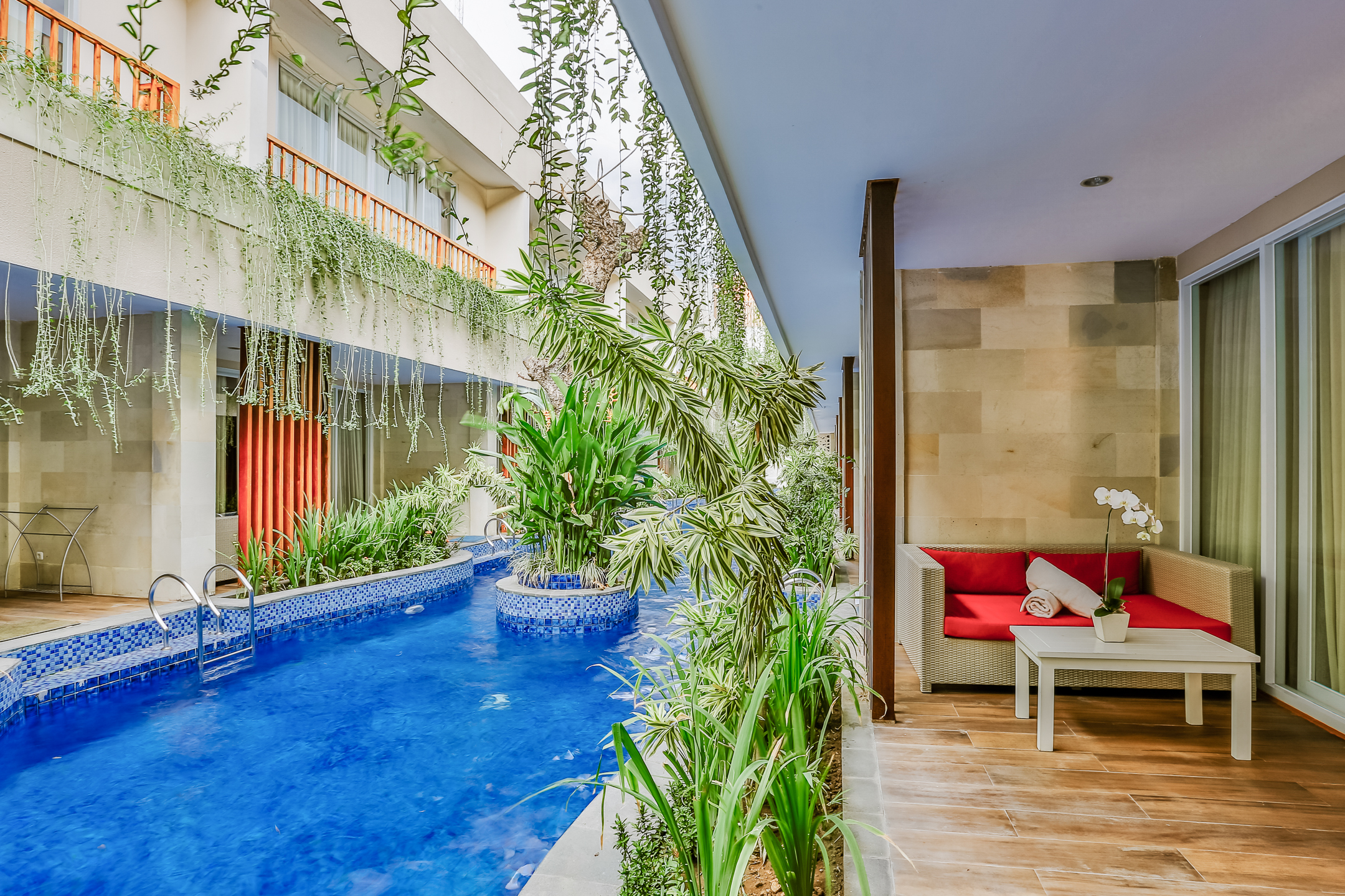 The d'Nusa Beach Club & Resort image 3