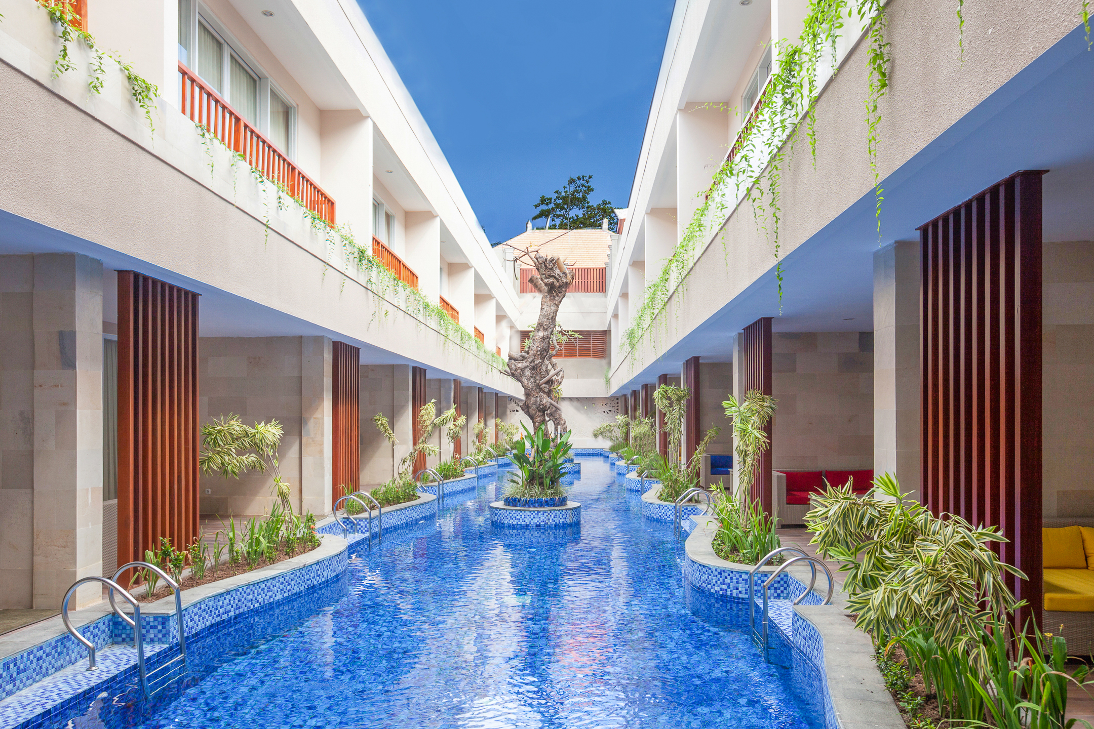 The d'Nusa Beach Club & Resort image 1