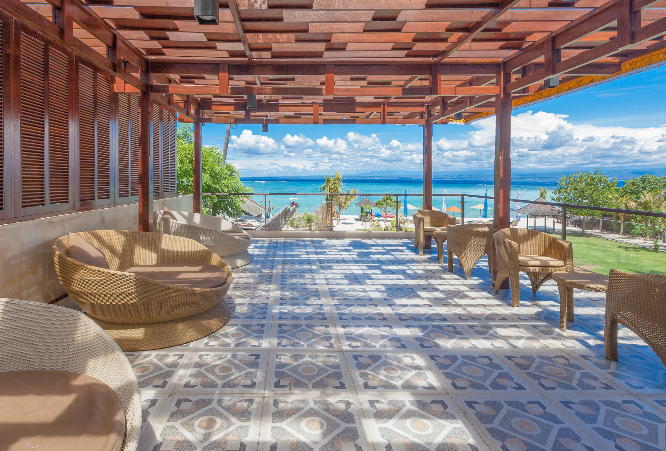 Lighthouse Restaurant Exterior