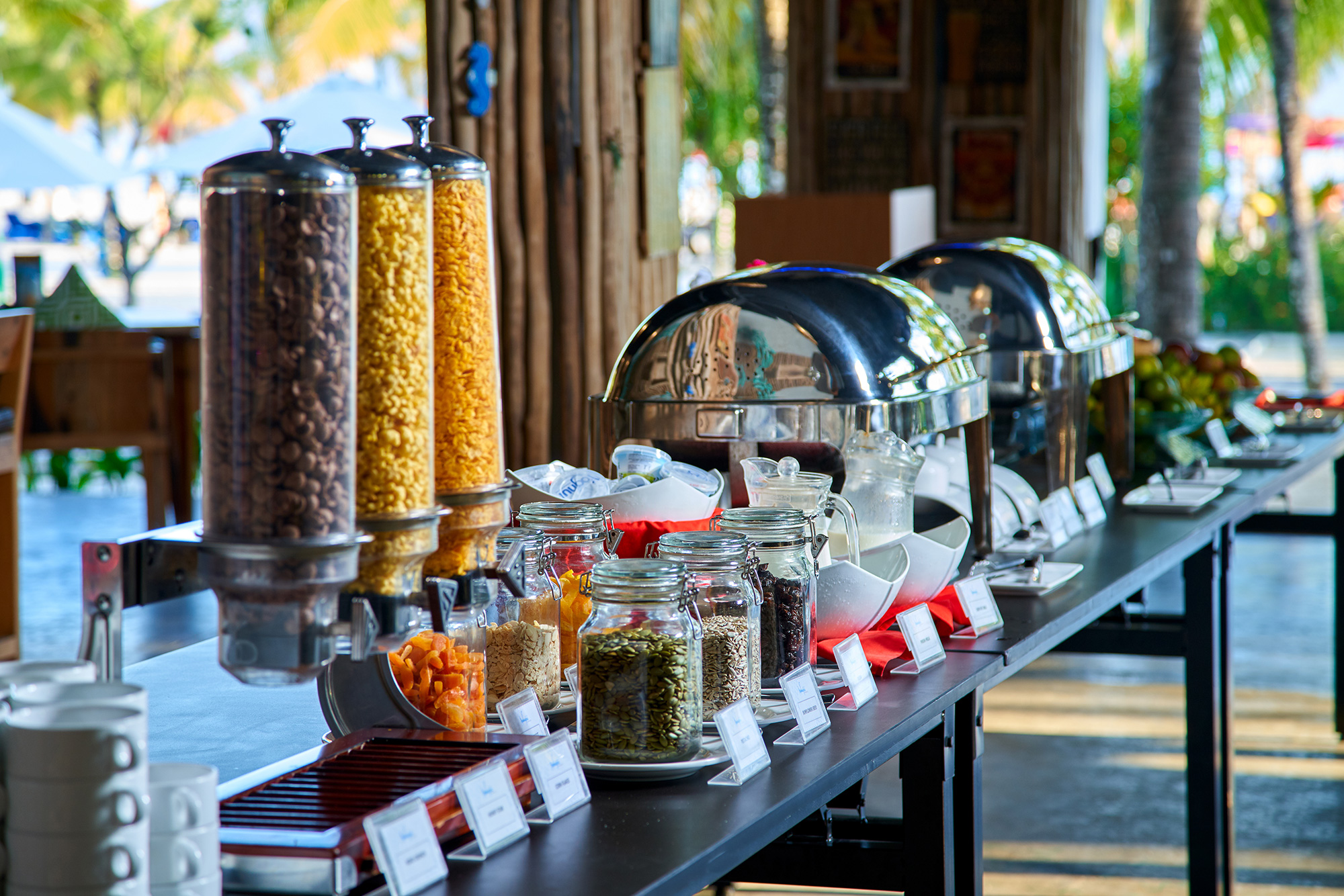 Mahagiri Restaurant Food Display