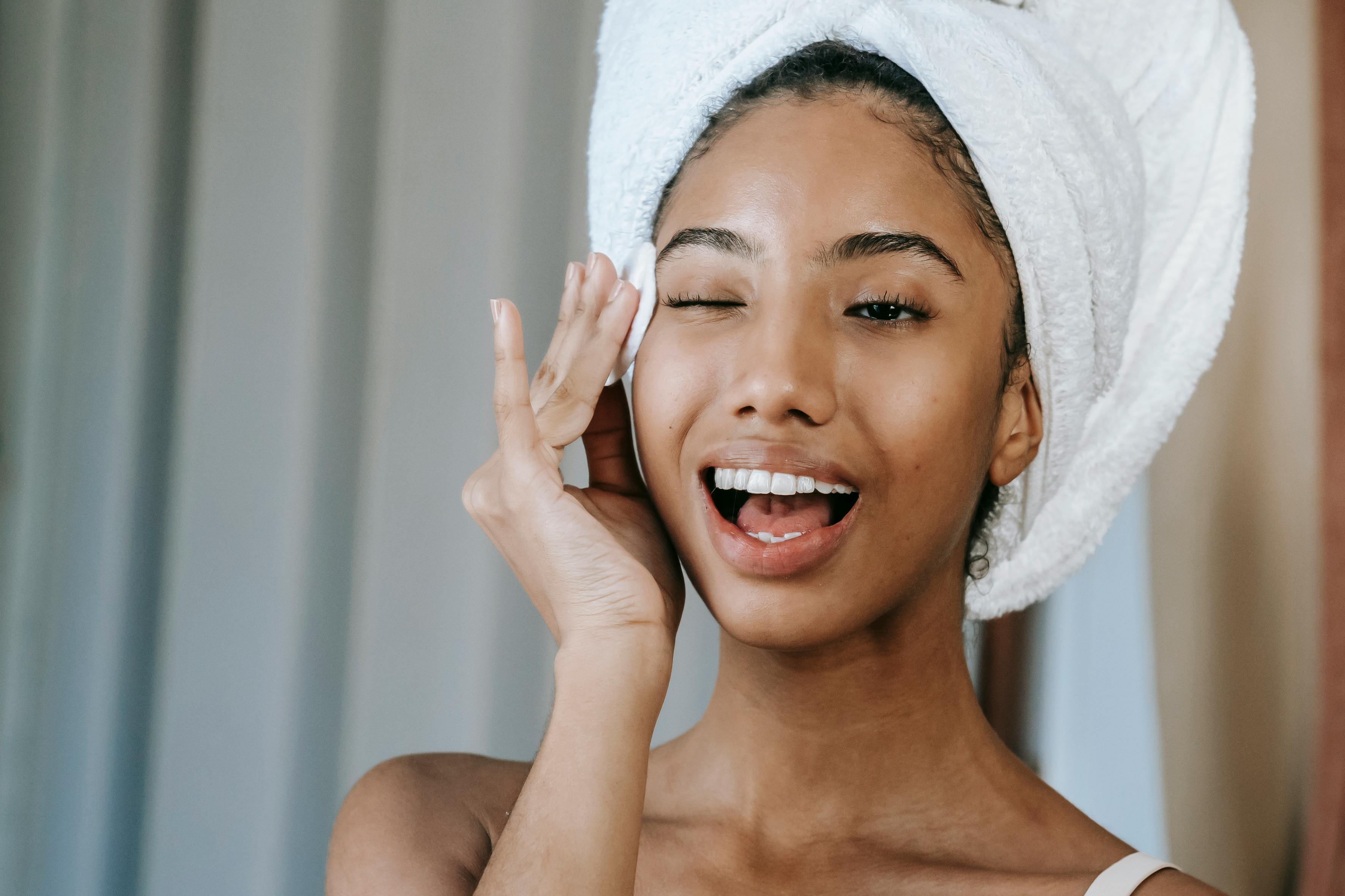 Free Clay Mask Woman photo and picture Free Clay Mask Woman photo and picture