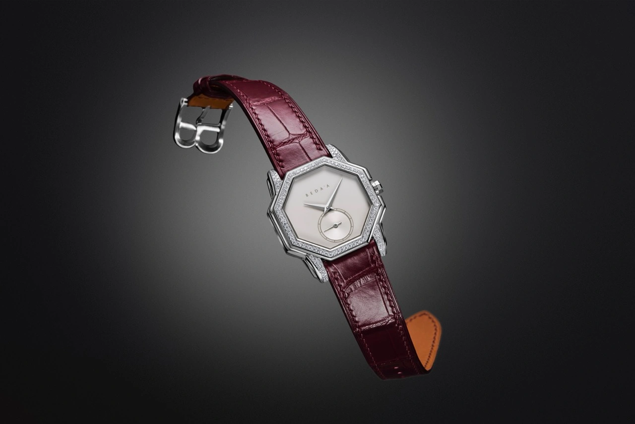 Beda’a Angles Mecaline Diamond Edition in stainless steel with diamond-set bezel and black dial