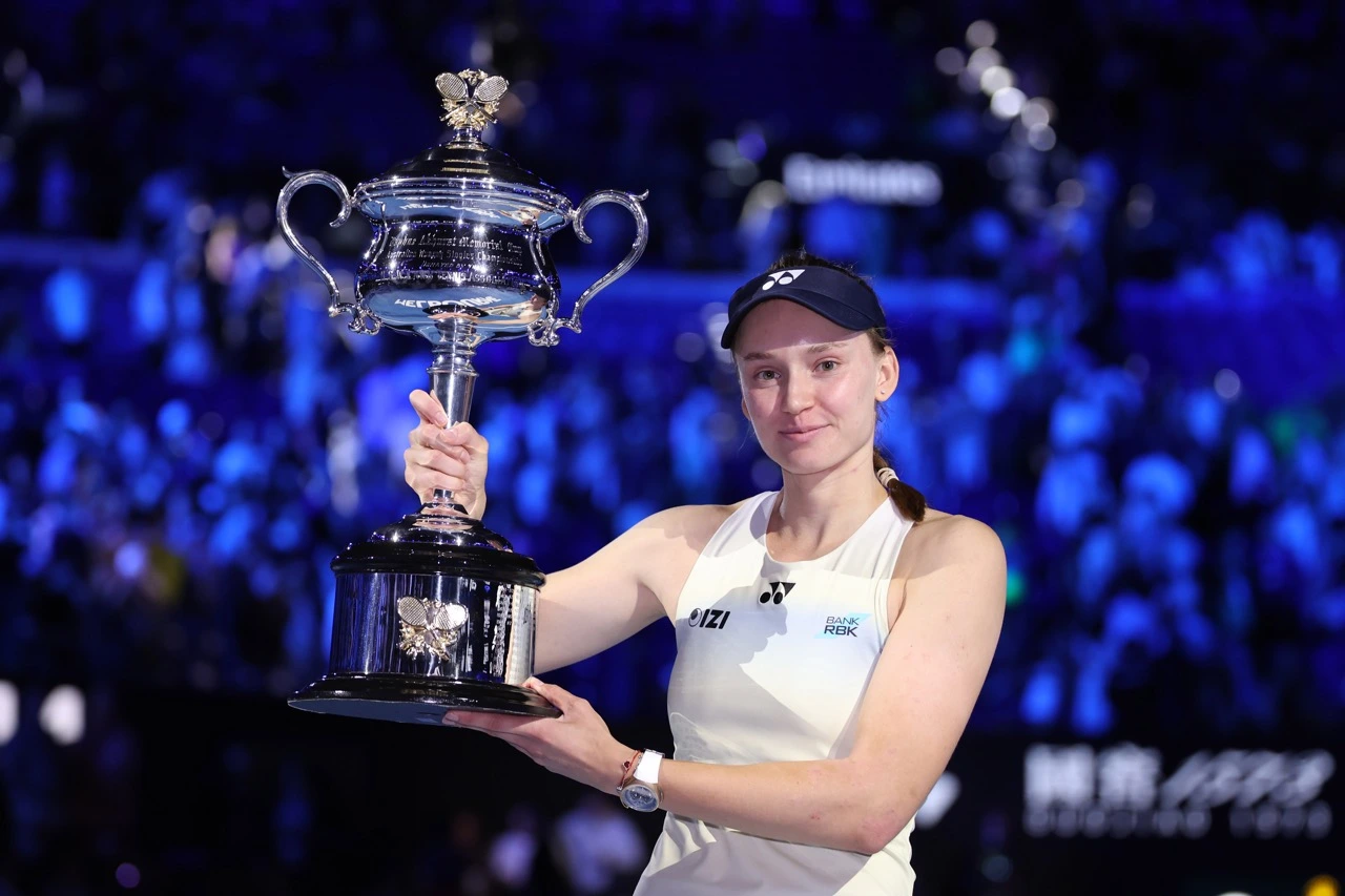 Elena Rybakina wearing the Vanguart Rose Gold Orb during the Australian Open