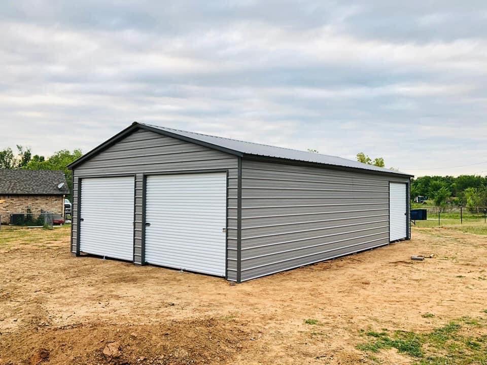 RV cover with enclosed bay