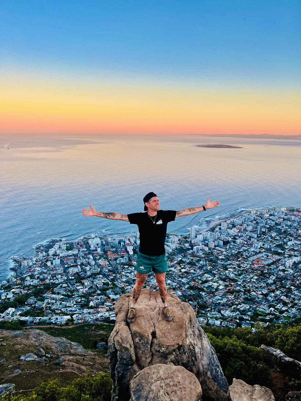 Cape Town mountain views featuring Lion’s Head and Table Mountain
