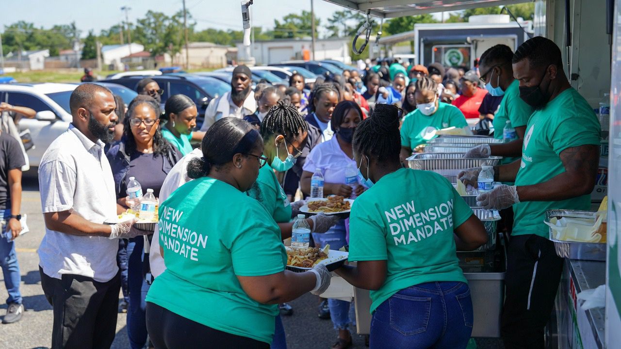 Volunteers working together